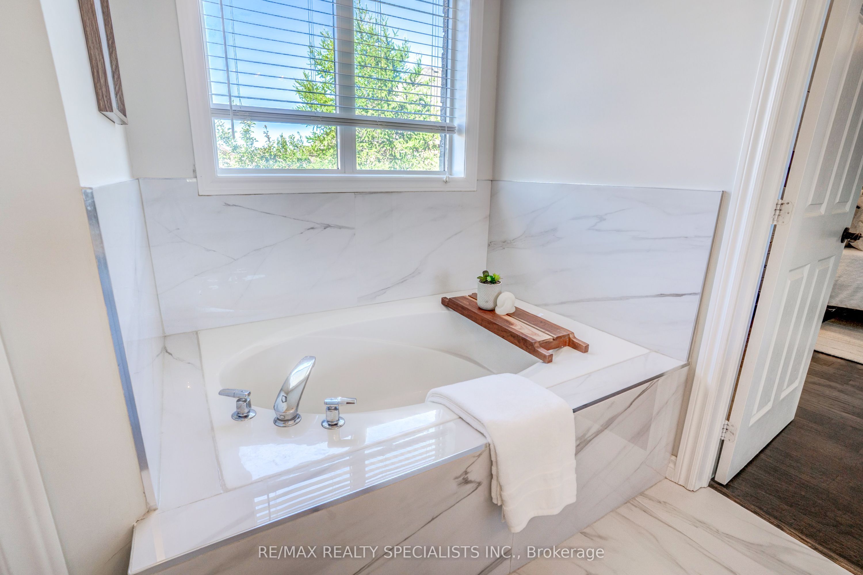 7 Kingspoint Circle Property Photo 24