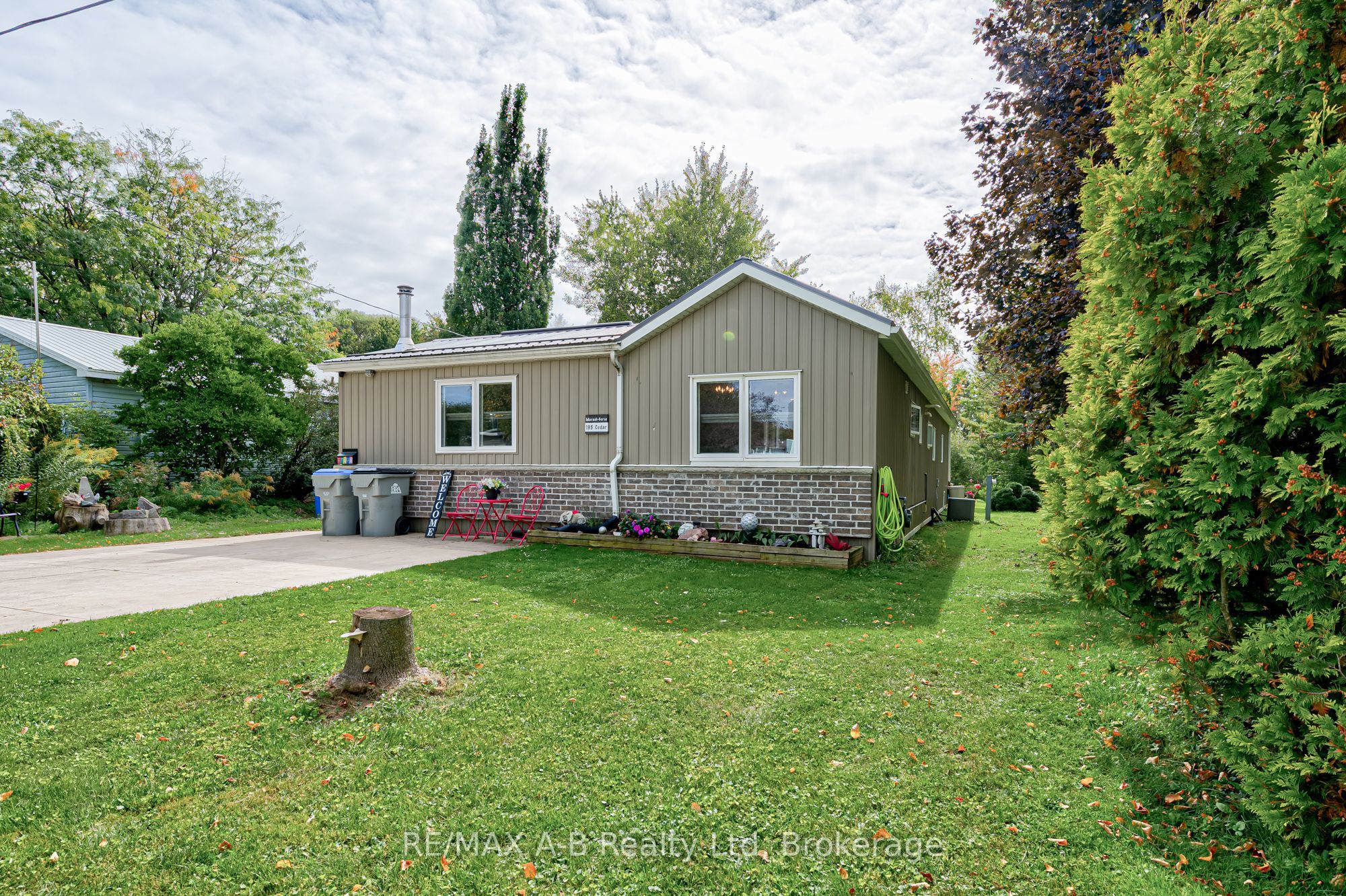 195 Cedar Road Property Photo 1