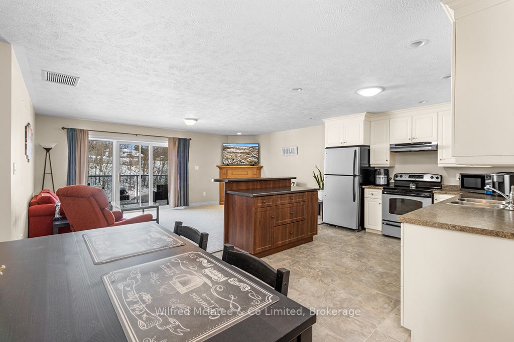 125 William Street N 406 Property Photo 4