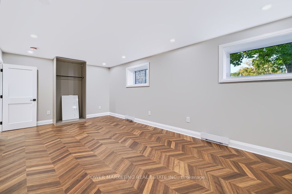 22 Parkglen Drive Property Photo 39