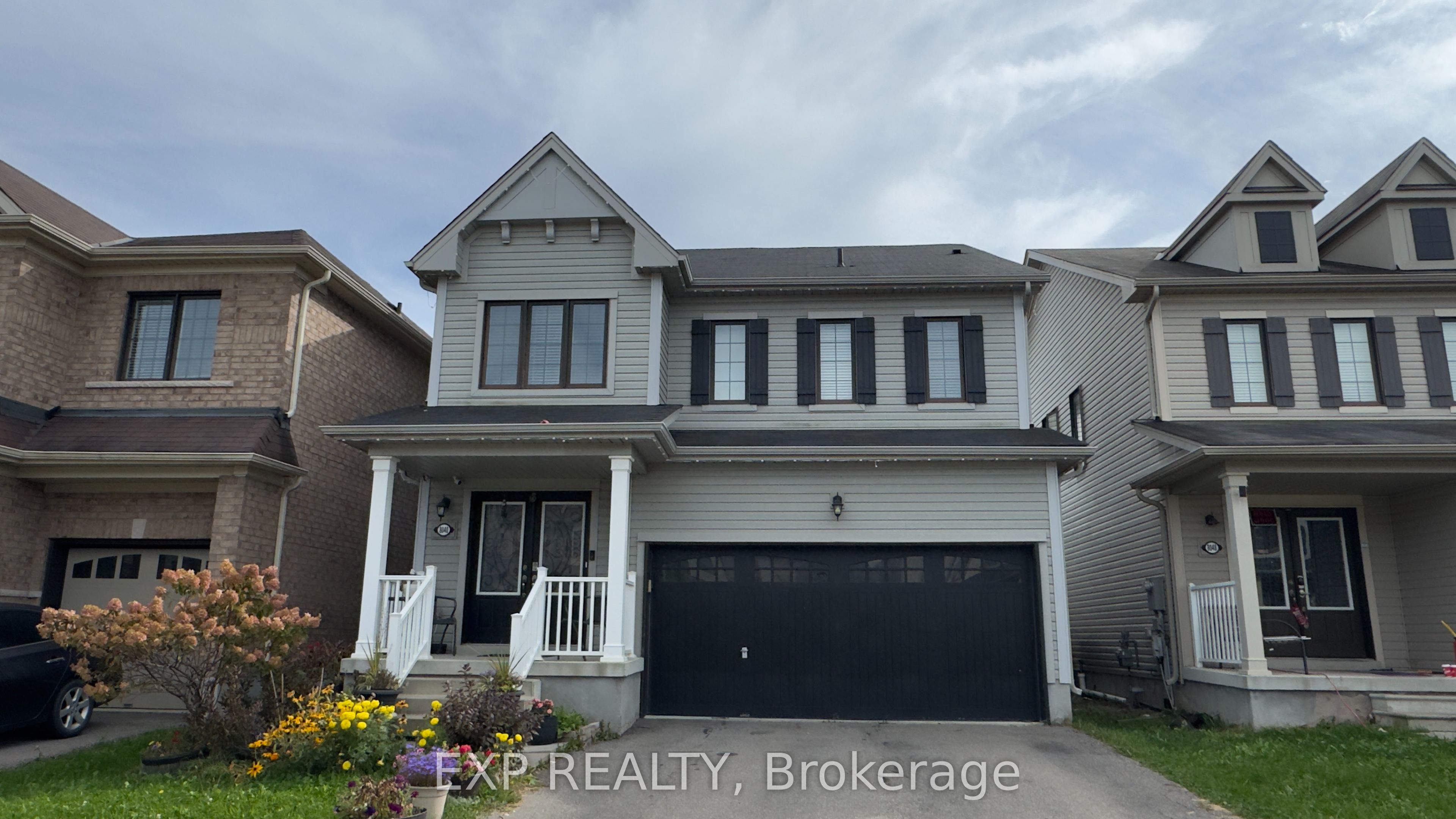 8040 Blue Ash Lane Property Photo 2