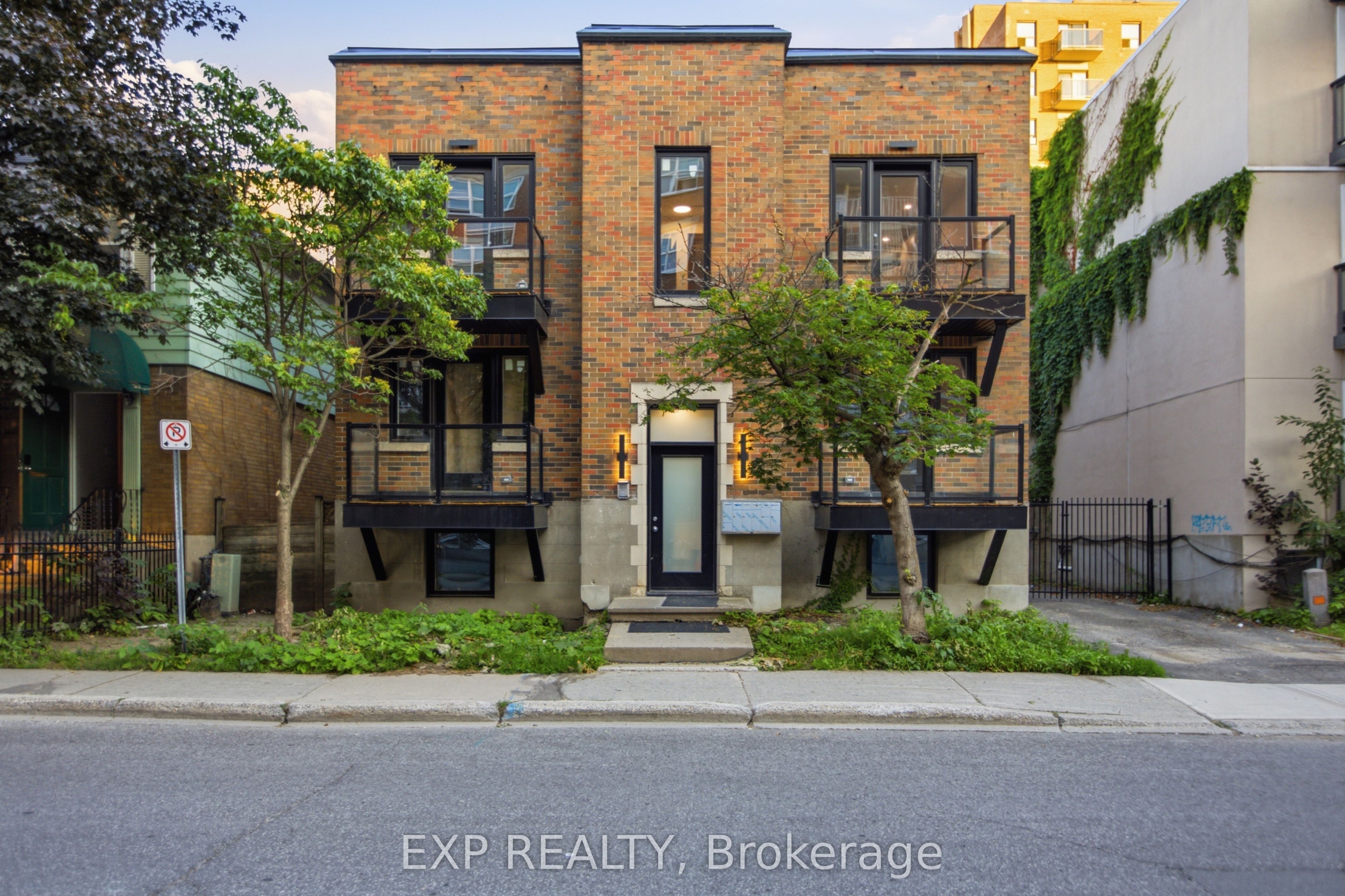 180 CLARENCE Street Property Photo 1