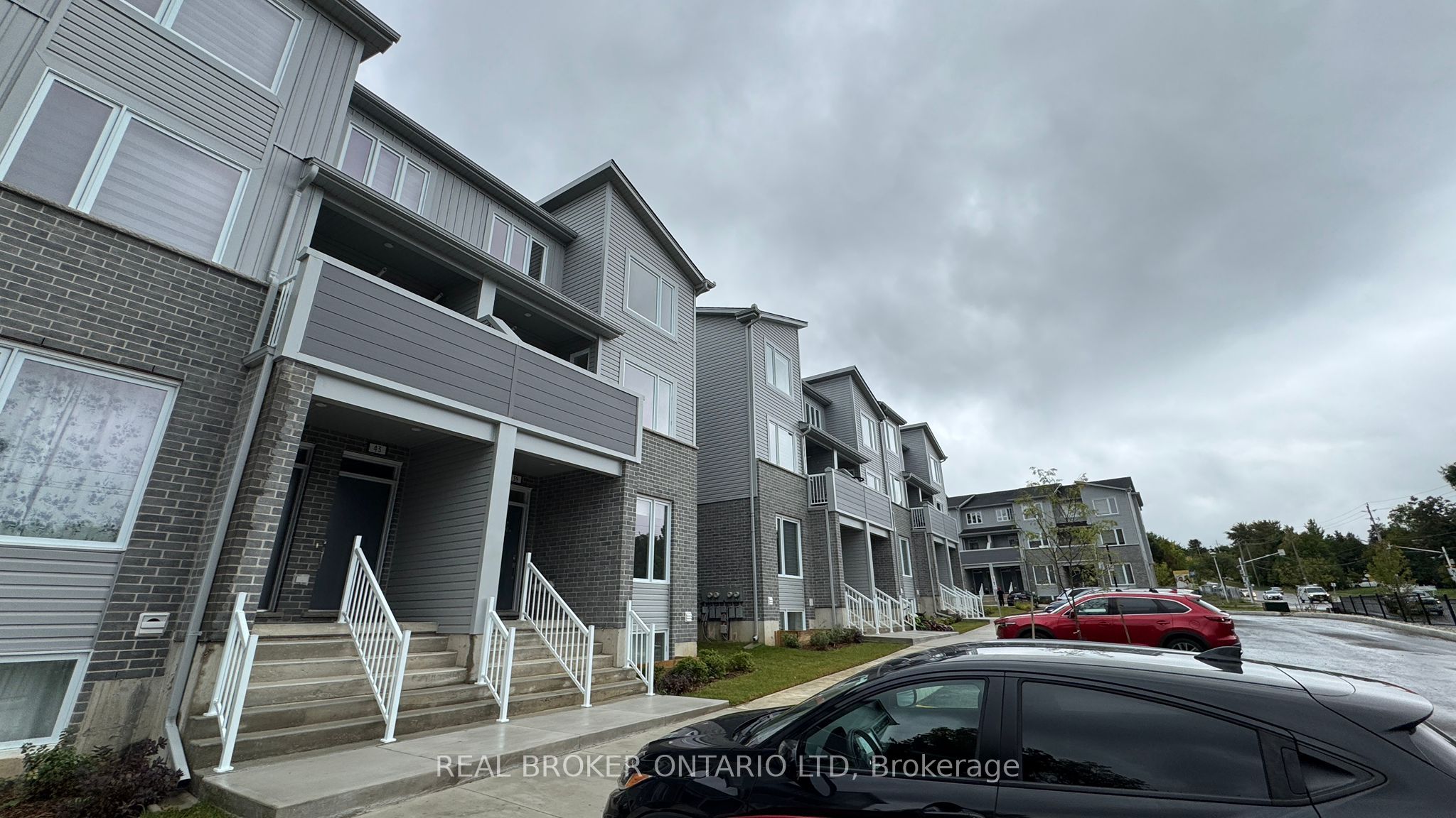 925 Deveron Crescent 44 Property Photo 1