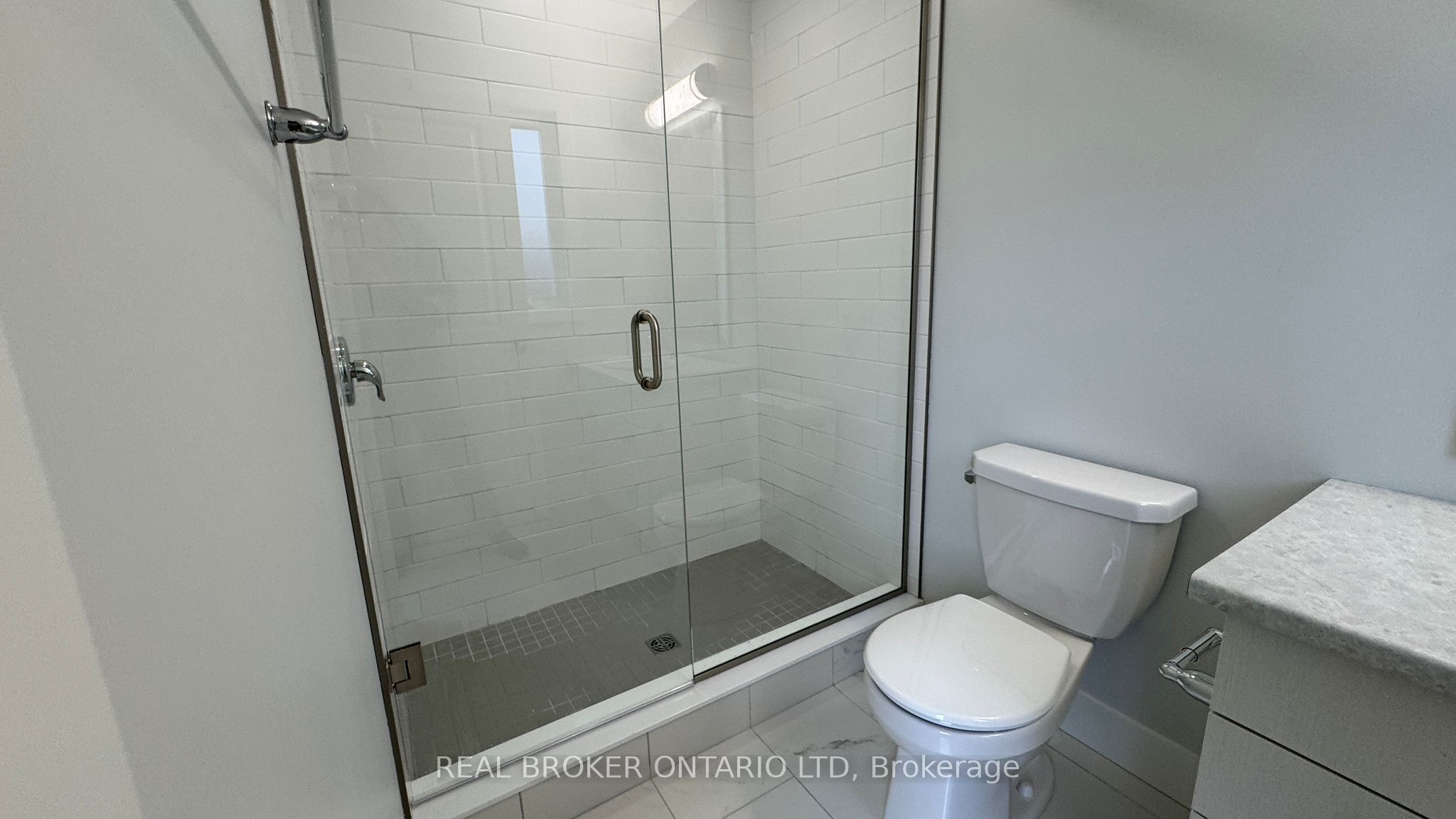 925 Deveron Crescent 44 Property Photo 10