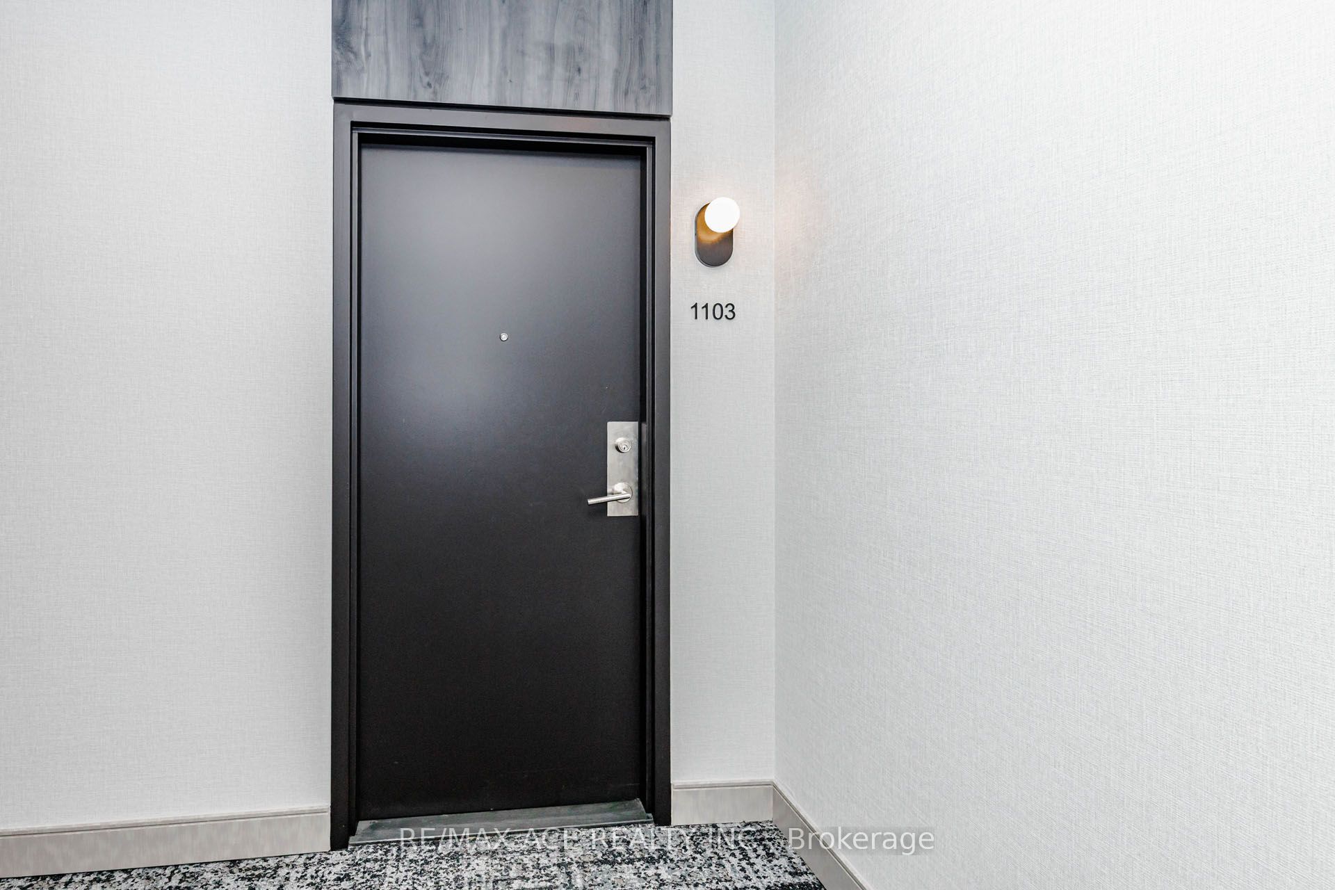 85 Duke Street W 1103 Property Photo 12