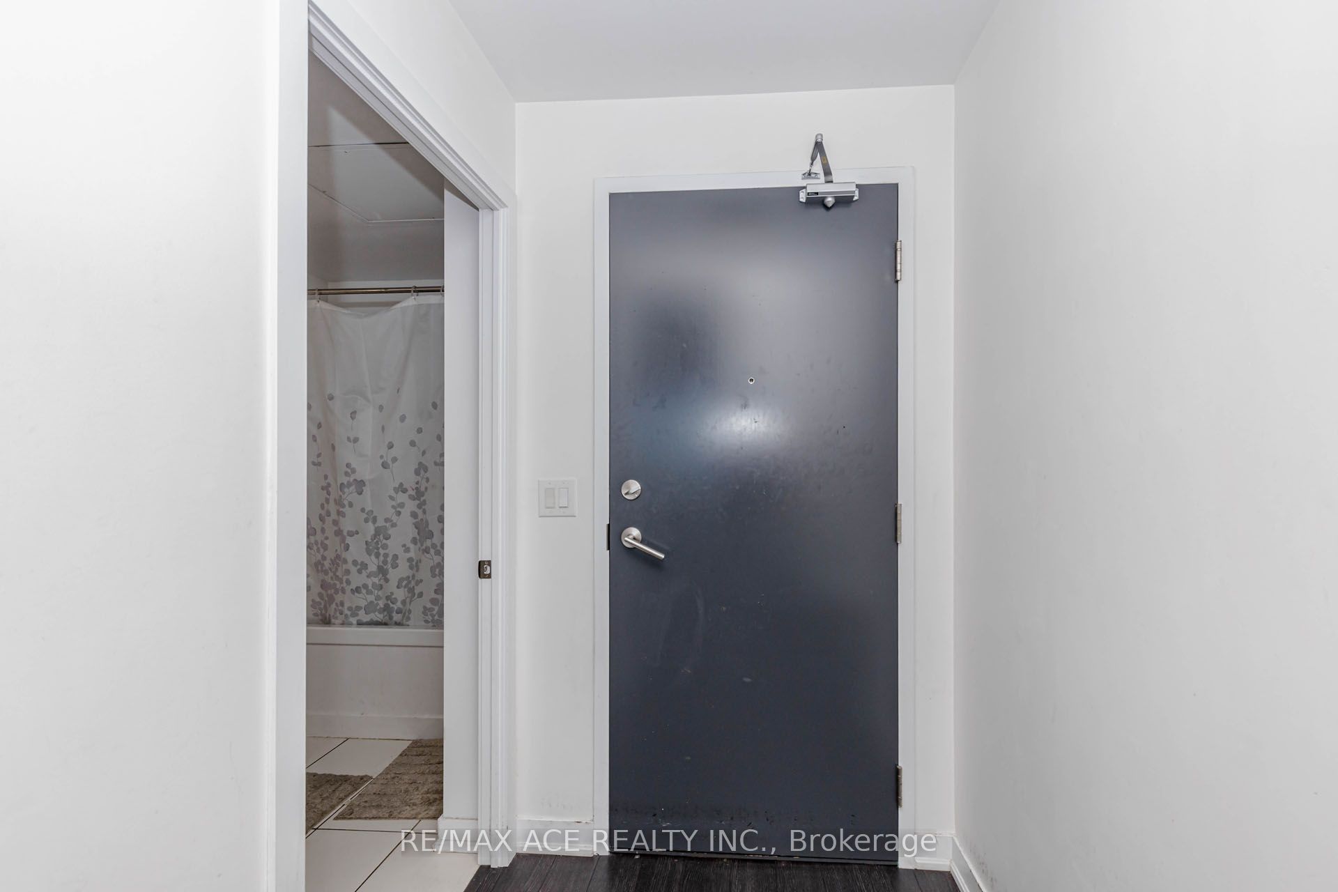 85 Duke Street W 1103 Property Photo 13