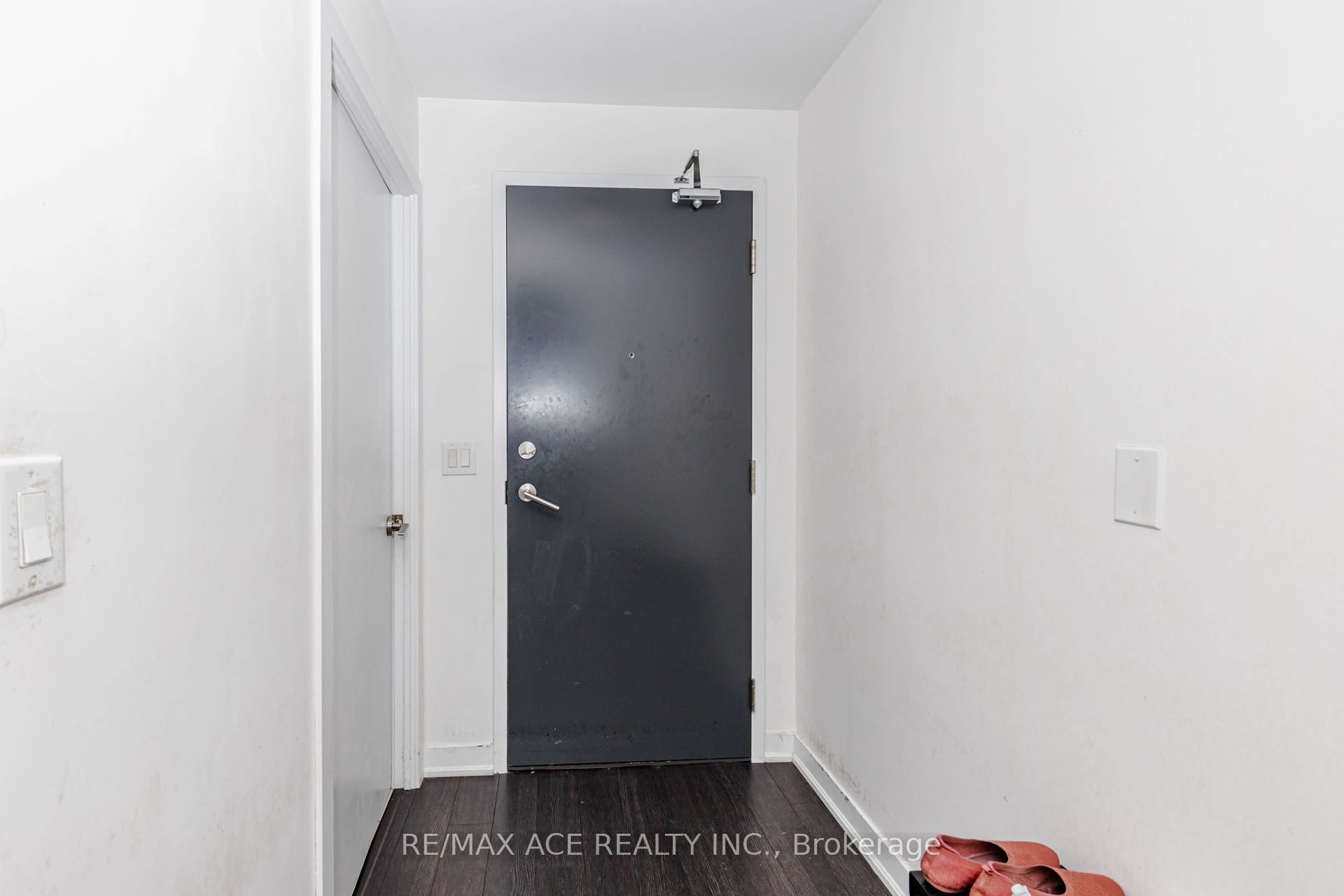 85 Duke Street W 1103 Property Photo 14