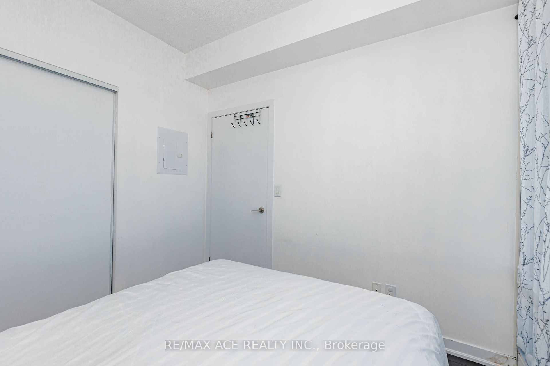 85 Duke Street W 1103 Property Photo 30