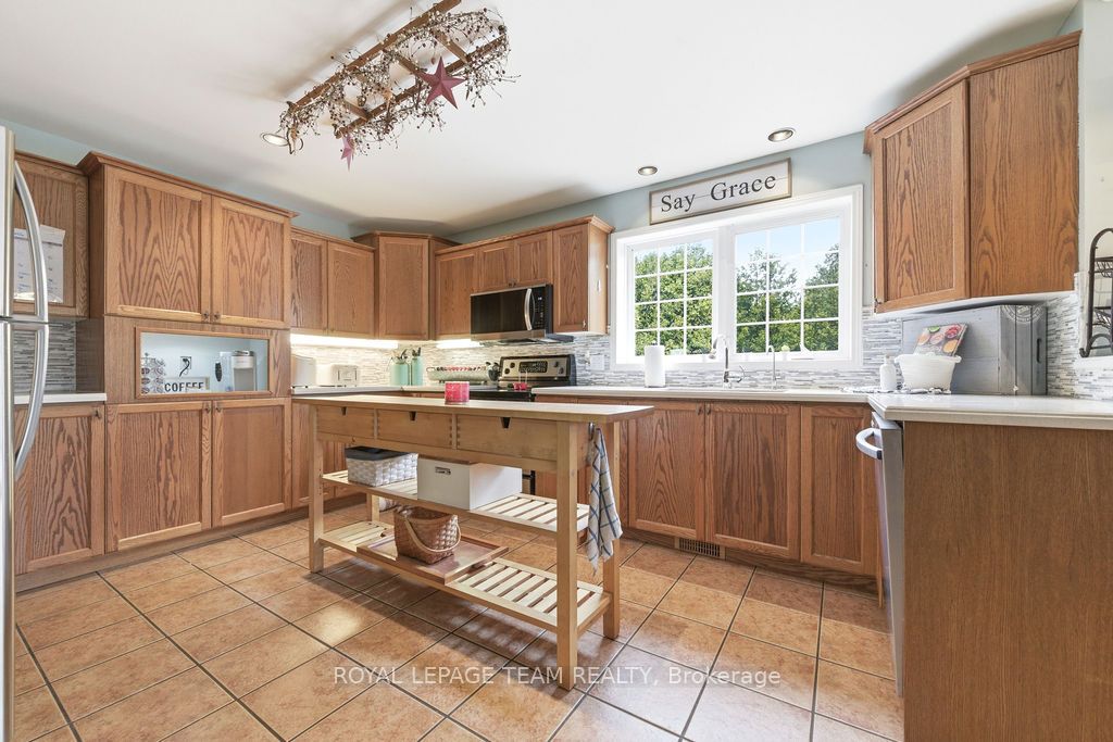 5195 Mcdonald's Corners Road Property Photo 10