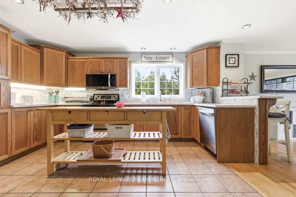 5195 Mcdonald's Corners Road Property Photo 11