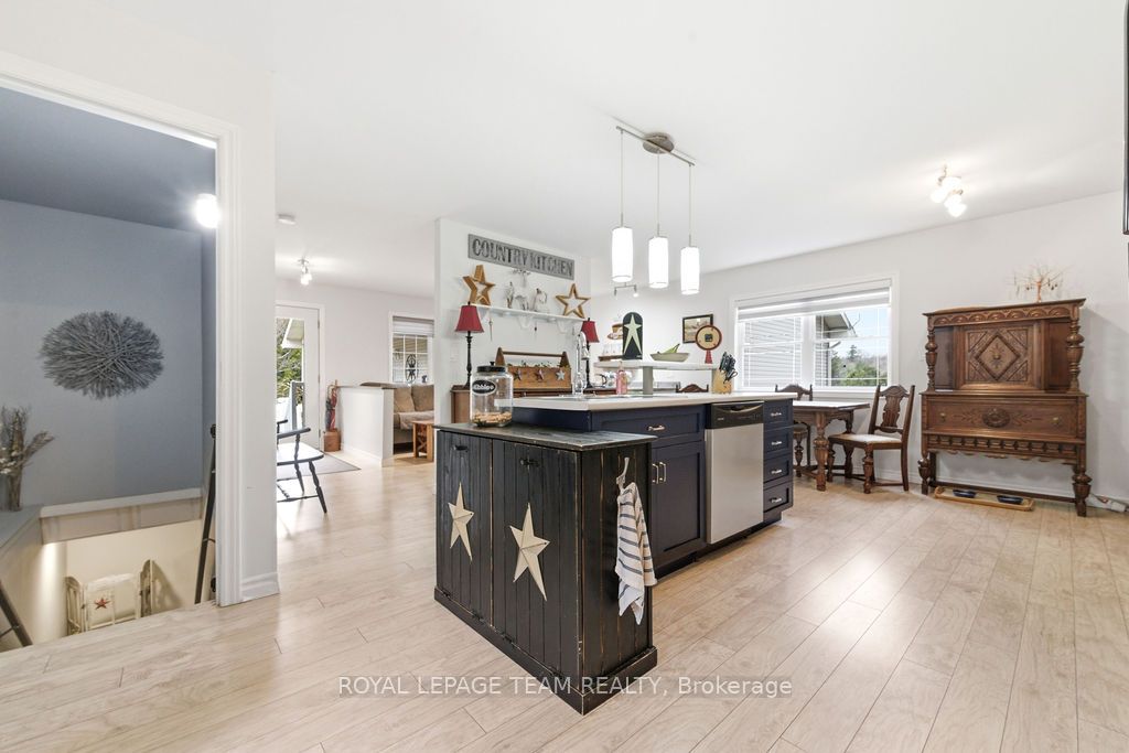 5195 Mcdonald's Corners Road Property Photo 34