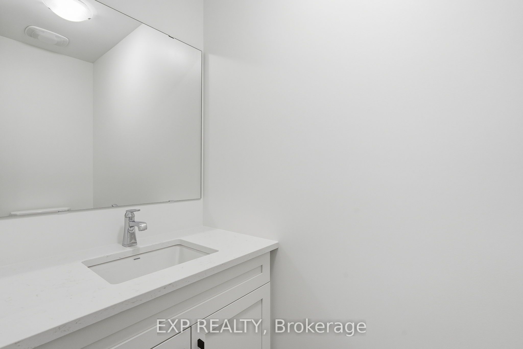 243 Sumac Crescent Property Photo 3