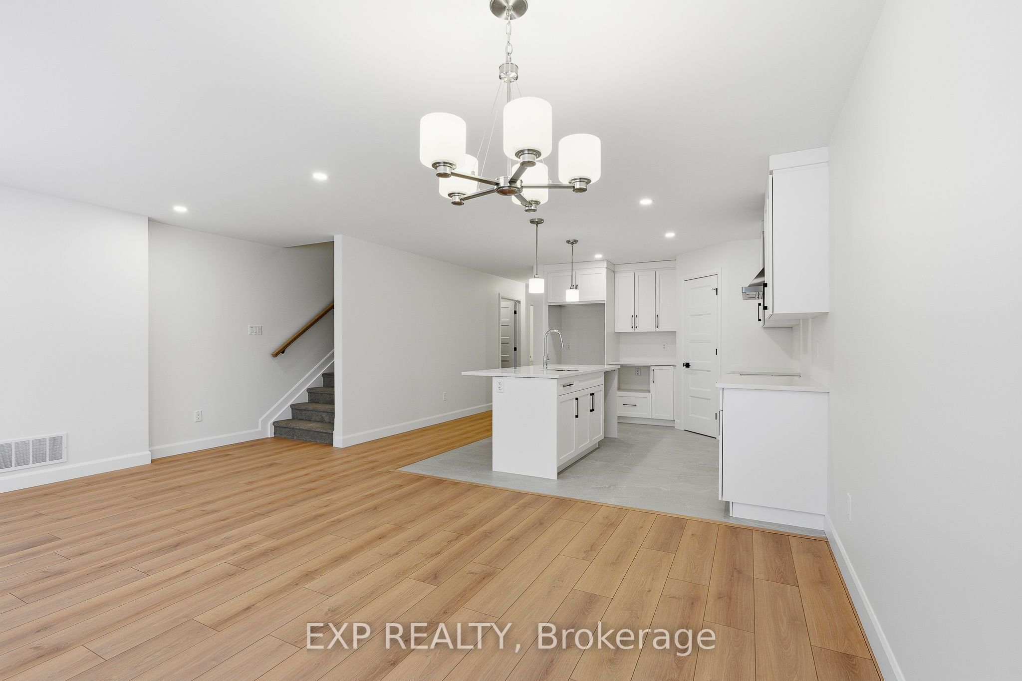 243 Sumac Crescent Property Photo 10