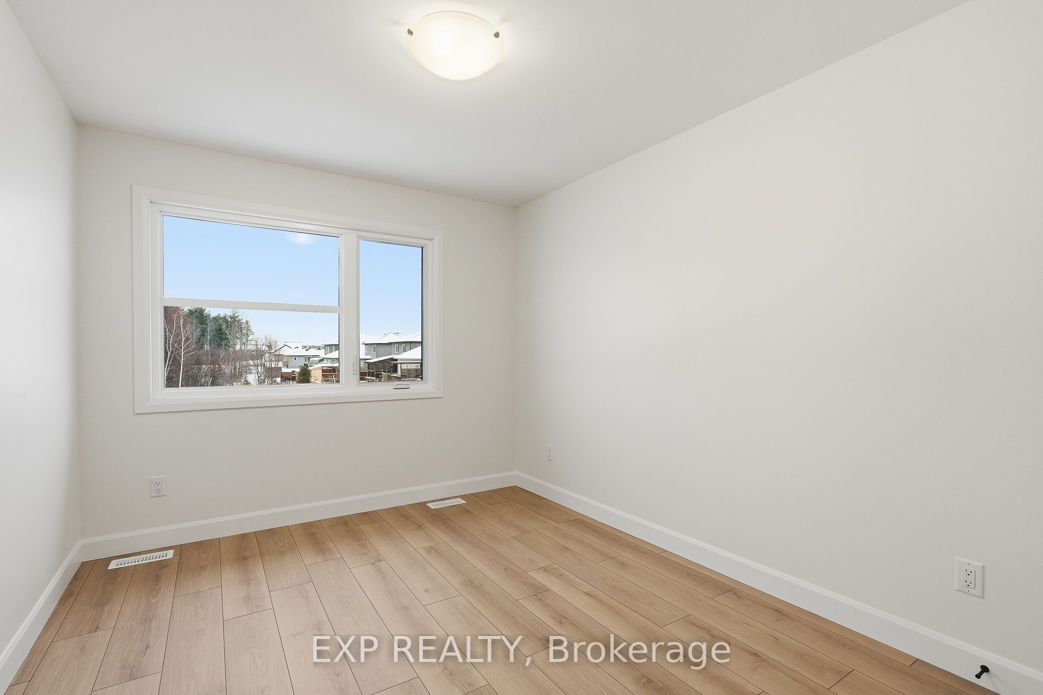 243 Sumac Crescent Property Photo 16
