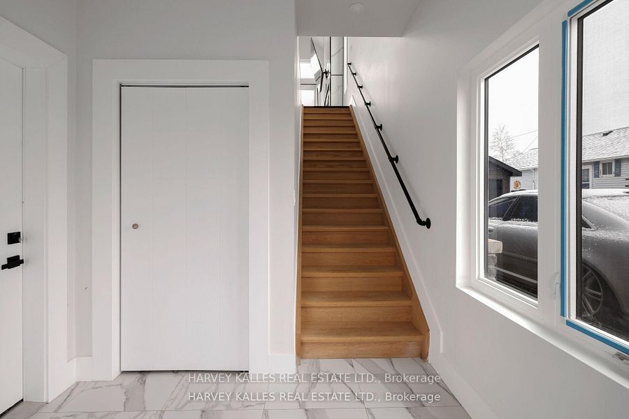 3184 Lakeshore Road Property Photo 7