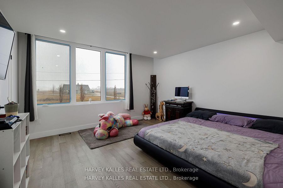 3184 Lakeshore Road Property Photo 23