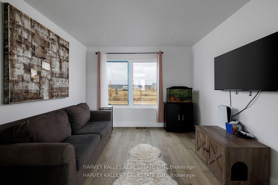 3184 Lakeshore Road Property Photo 24