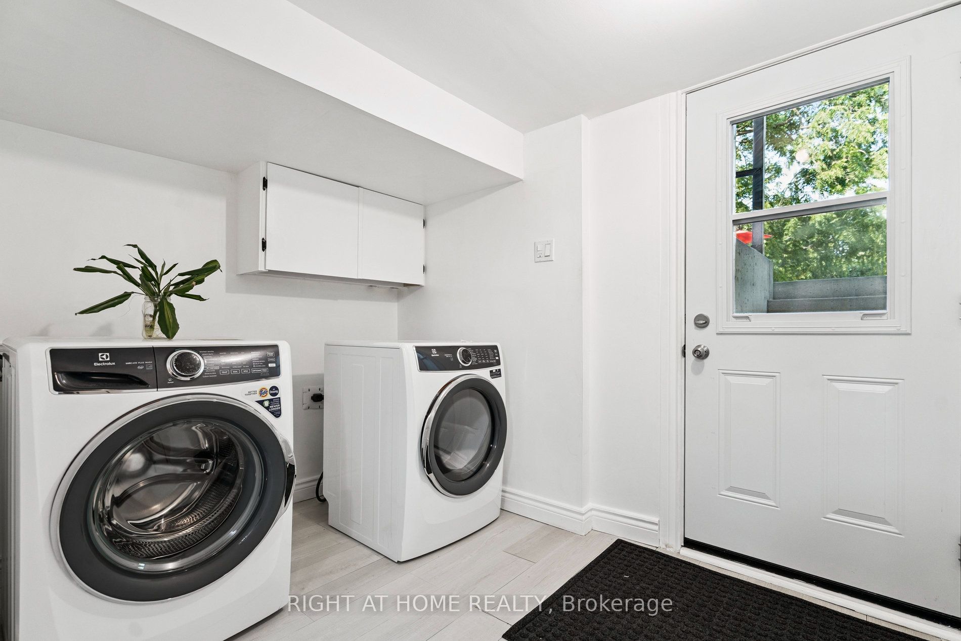105 Glenridge Avenue Lower Property Photo 10