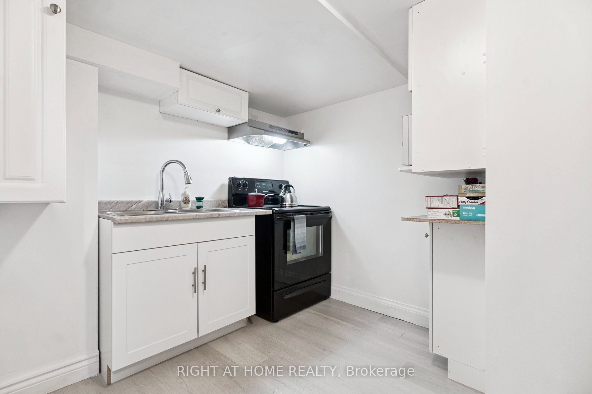 105 Glenridge Avenue Lower Property Photo 28