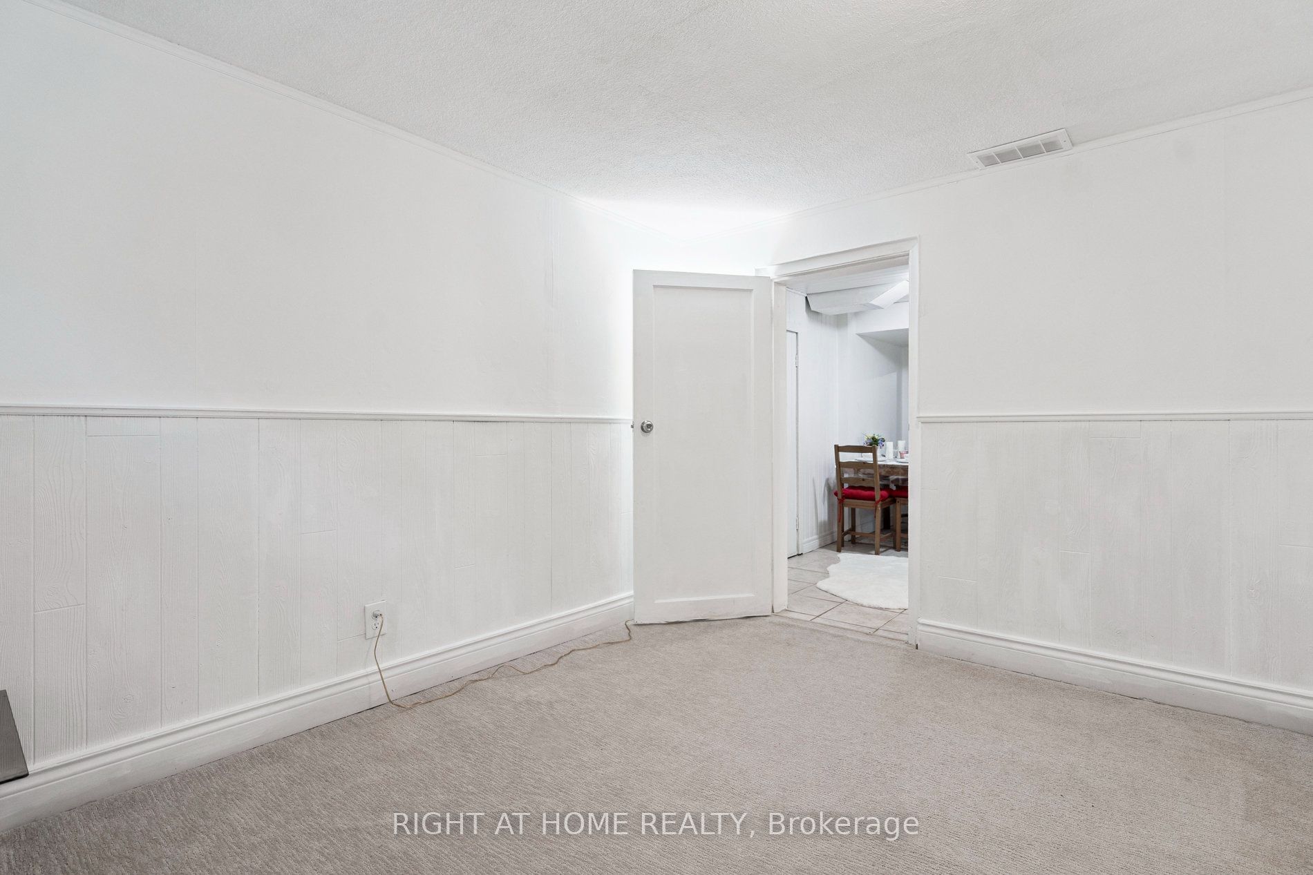 105 Glenridge Avenue Lower Property Photo 32