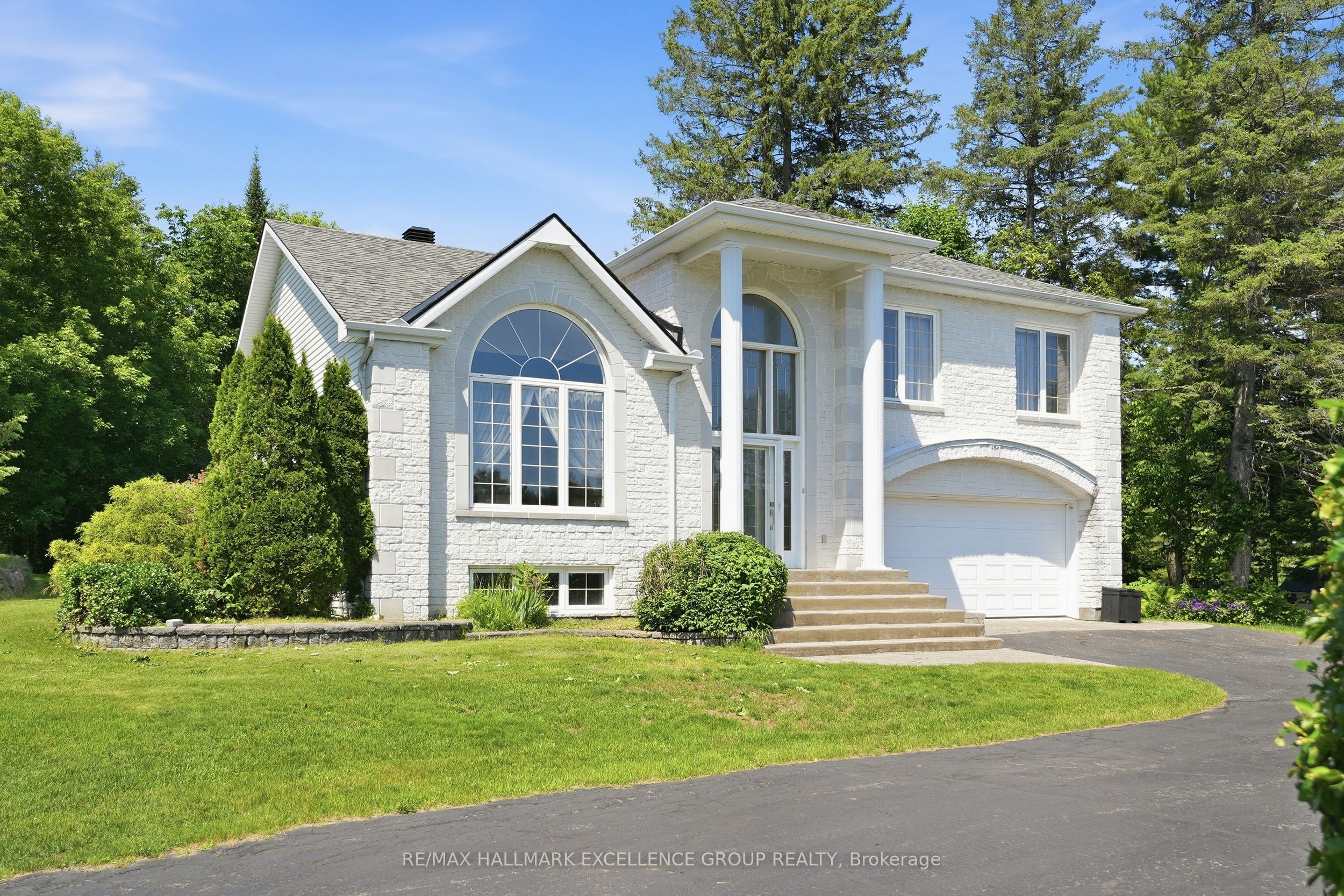 480 Du Ruisseau Street Property Photo 1