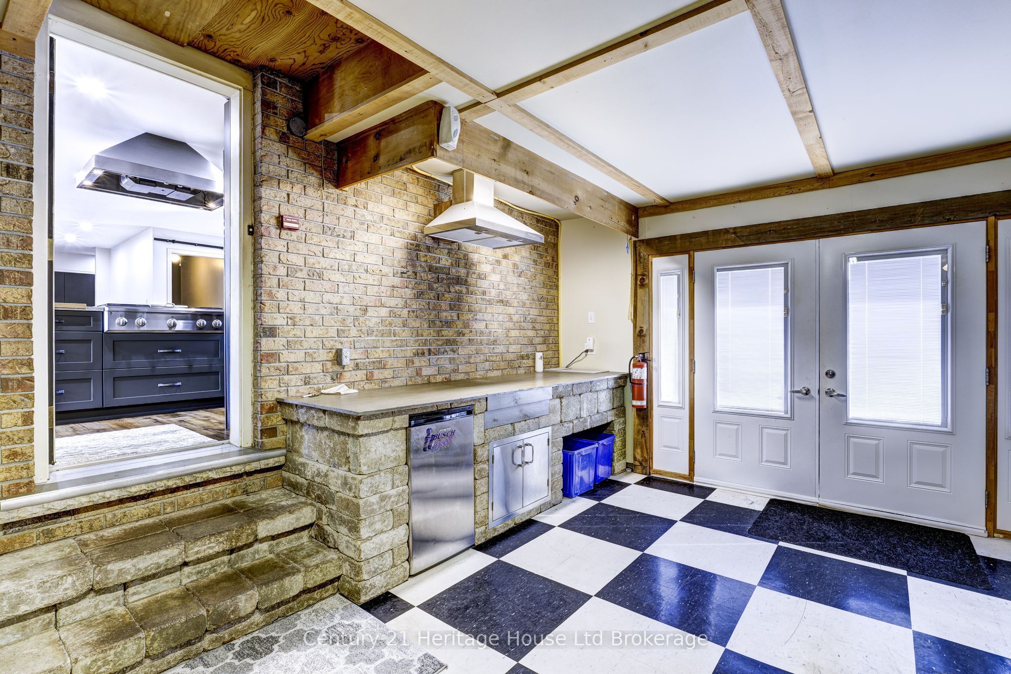 28 Peggy Avenue Property Photo 16