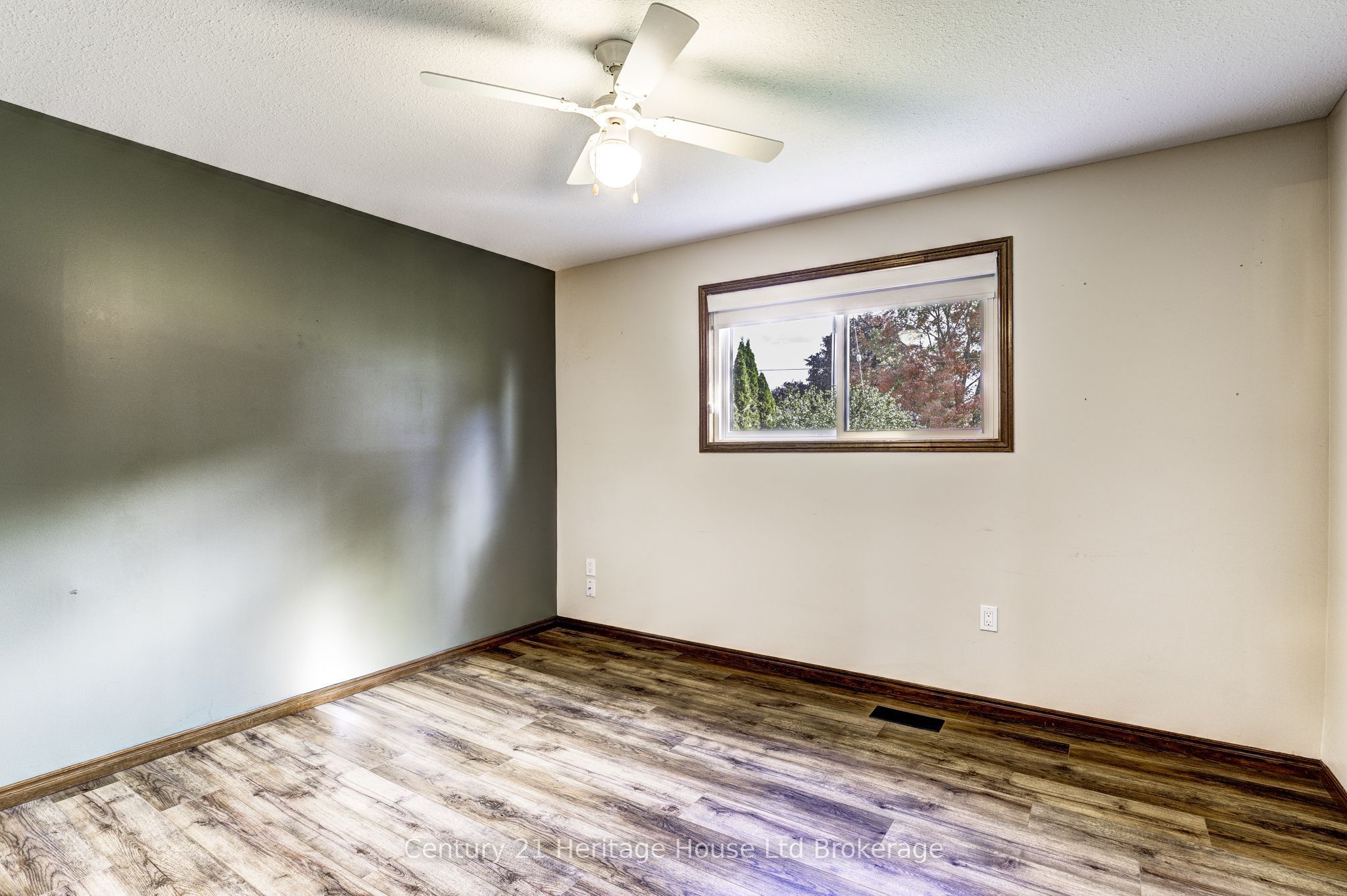28 Peggy Avenue Property Photo 24