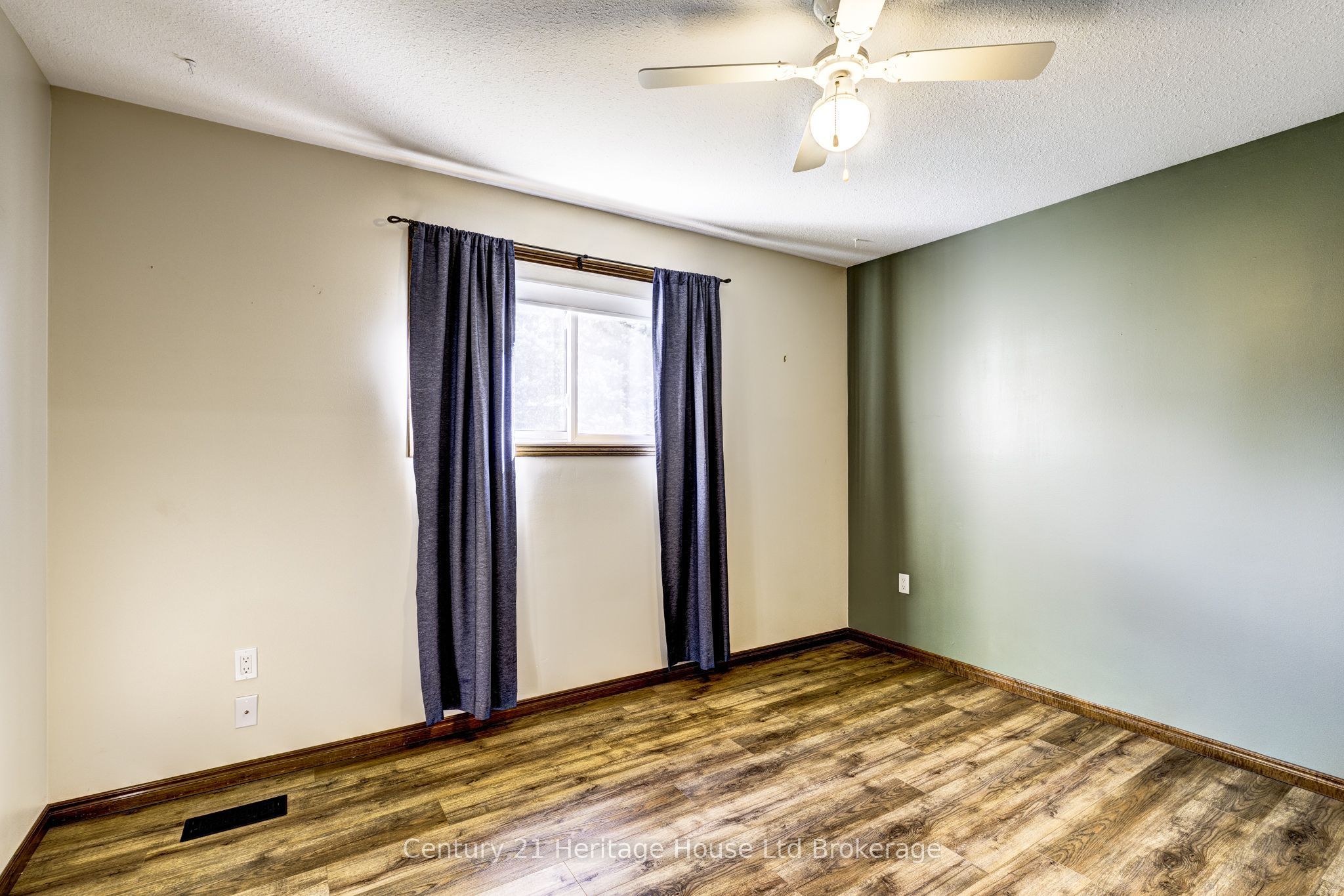 28 Peggy Avenue Property Photo 26