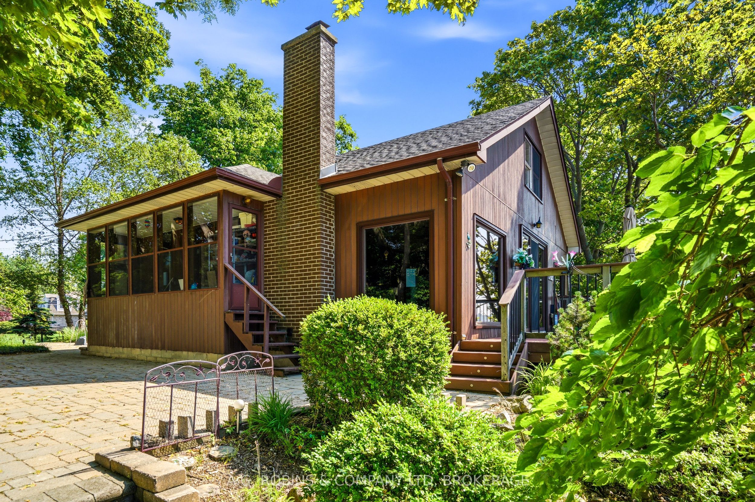 10599 Lakeshore Road Property Photo 7