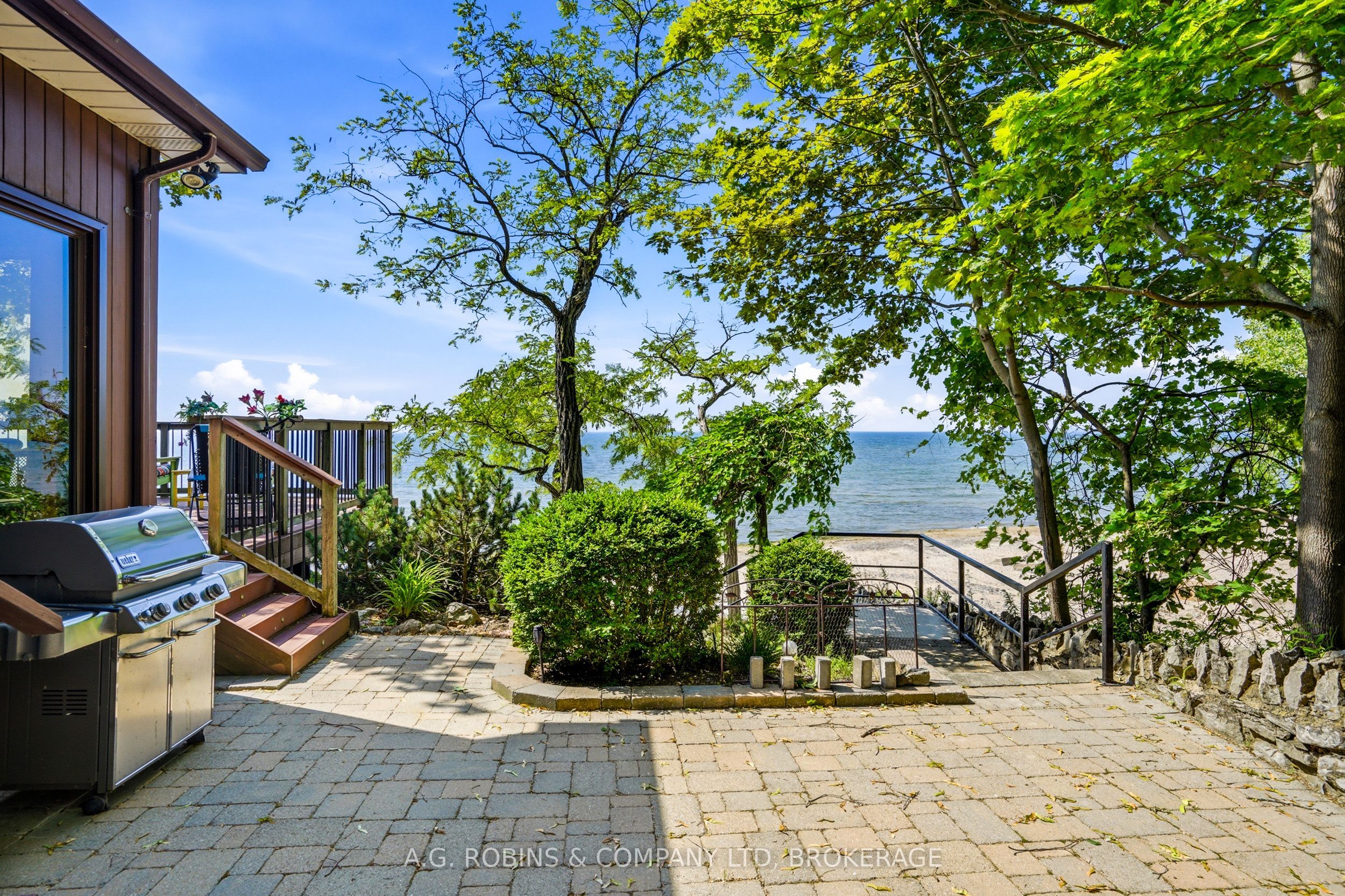 10599 Lakeshore Road Property Photo 9