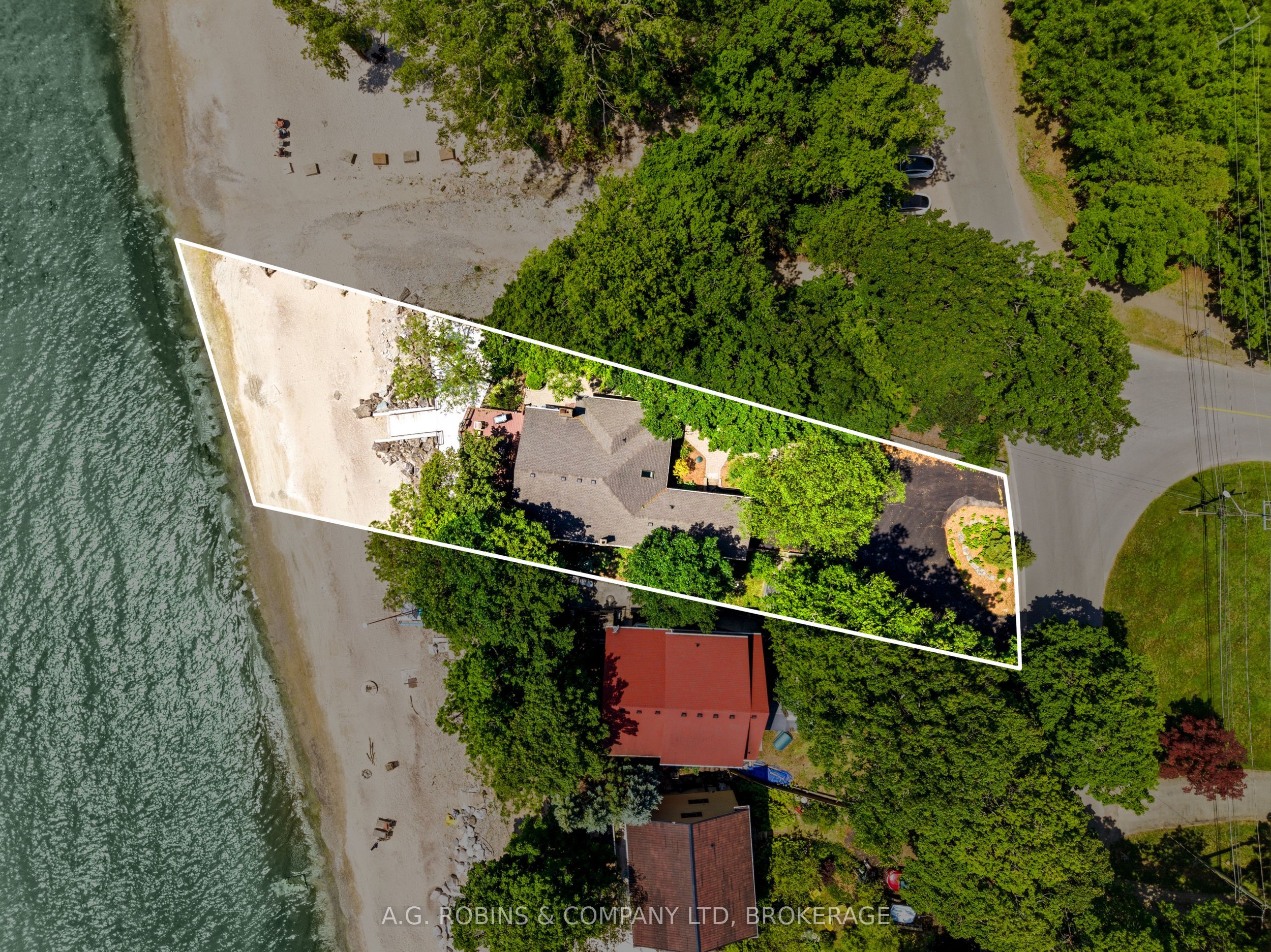10599 Lakeshore Road Property Photo 12