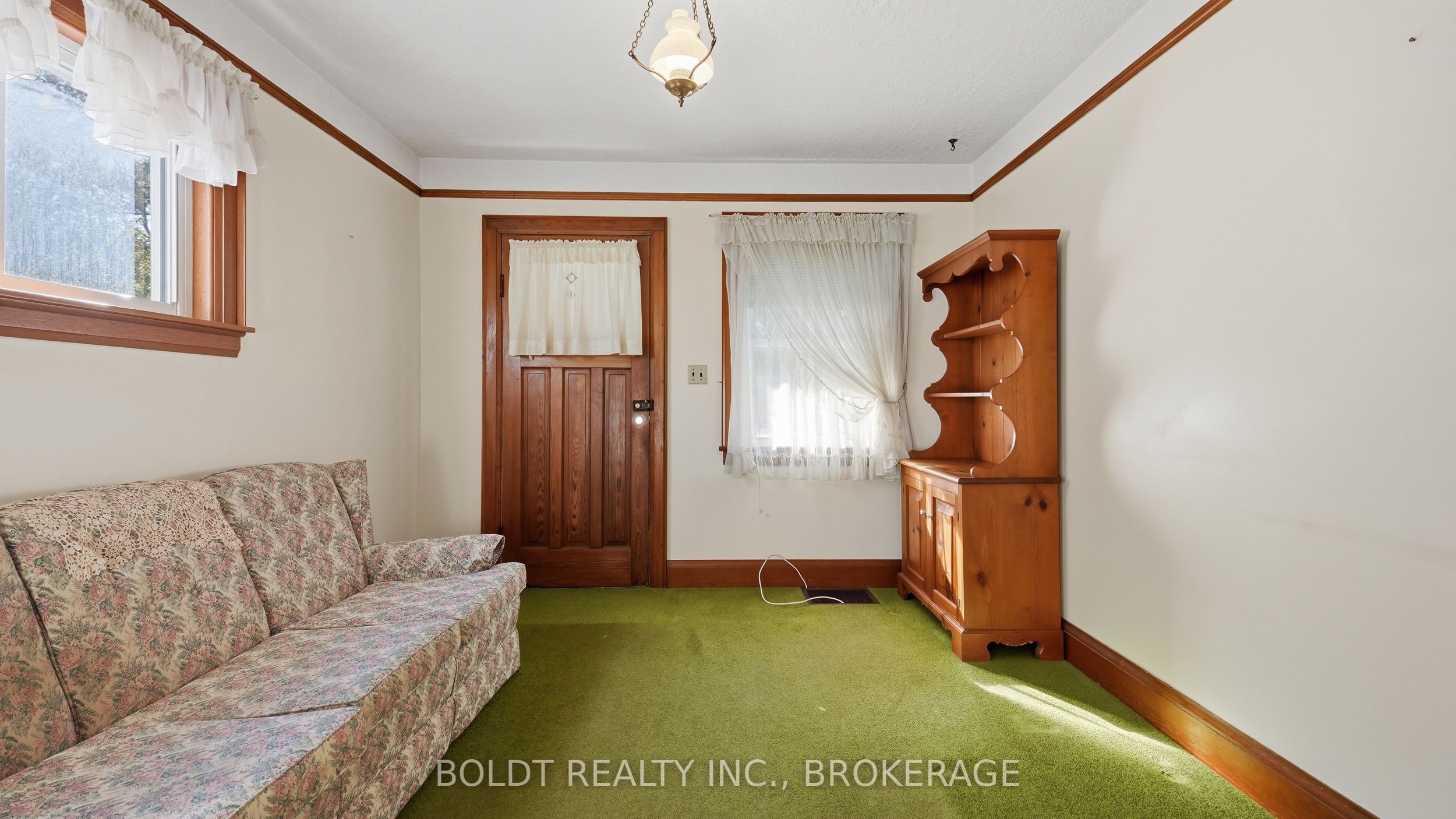 86 Rykert Street Property Photo 4