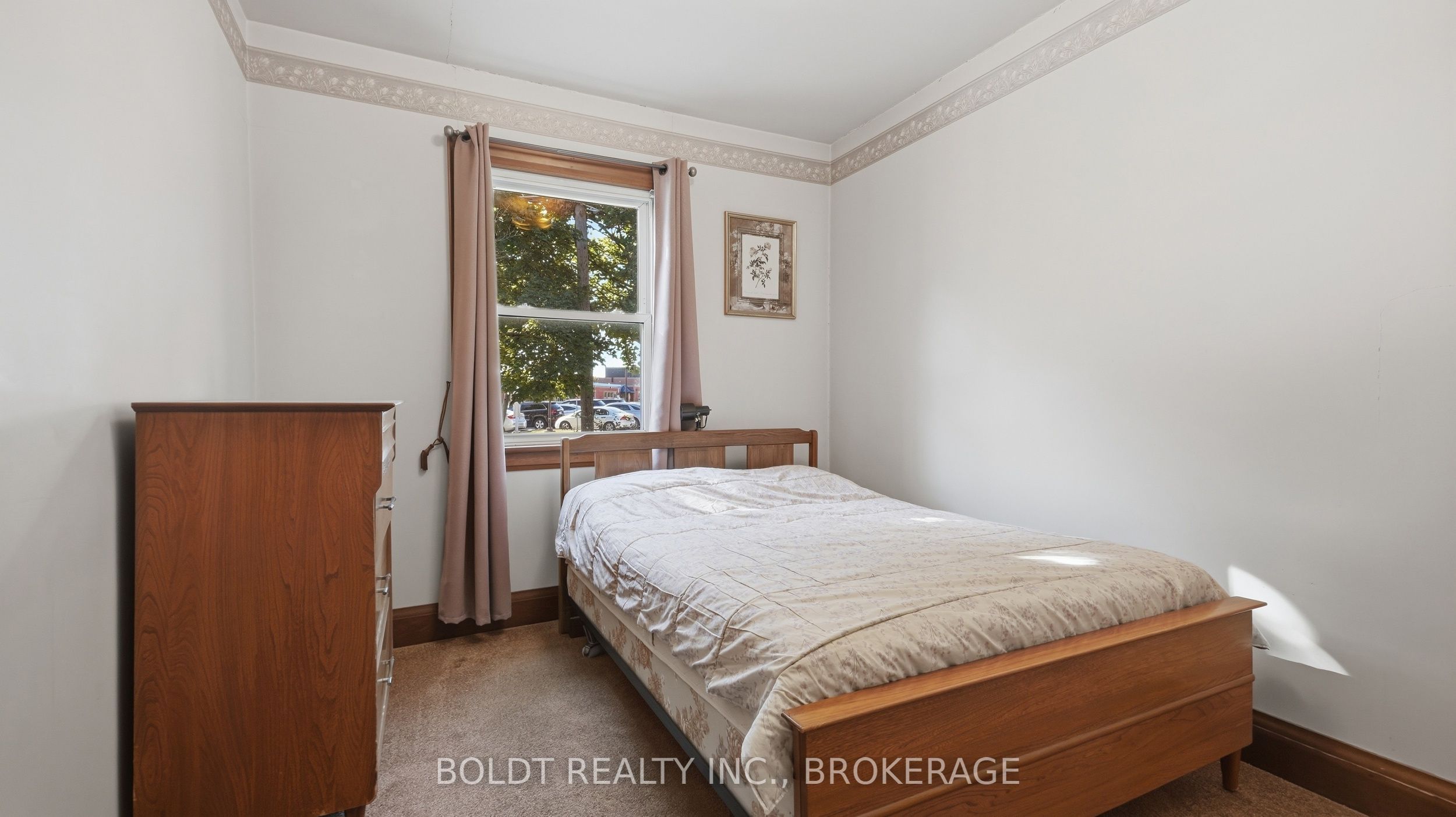 86 Rykert Street Property Photo 8
