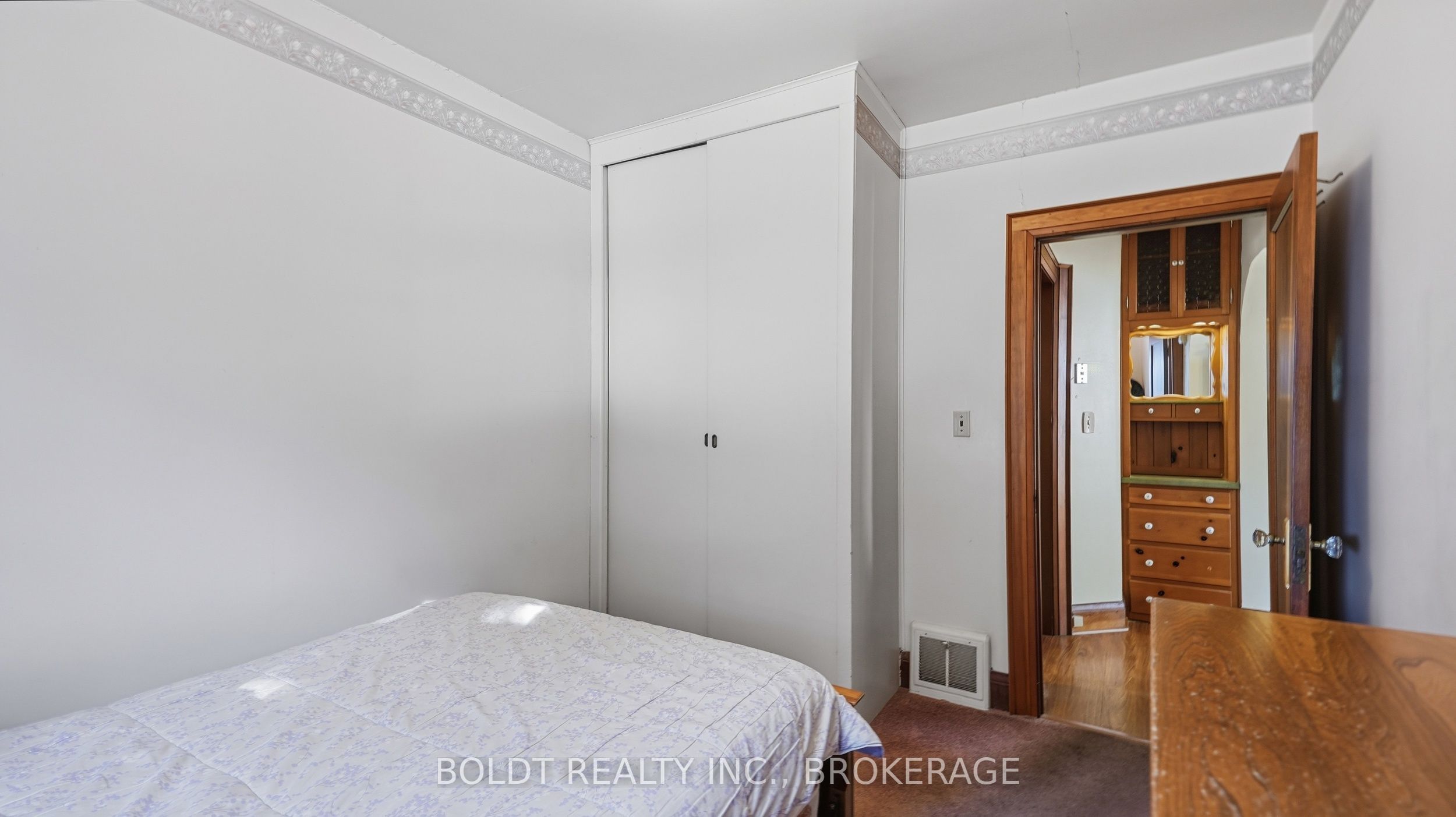 86 Rykert Street Property Photo 9