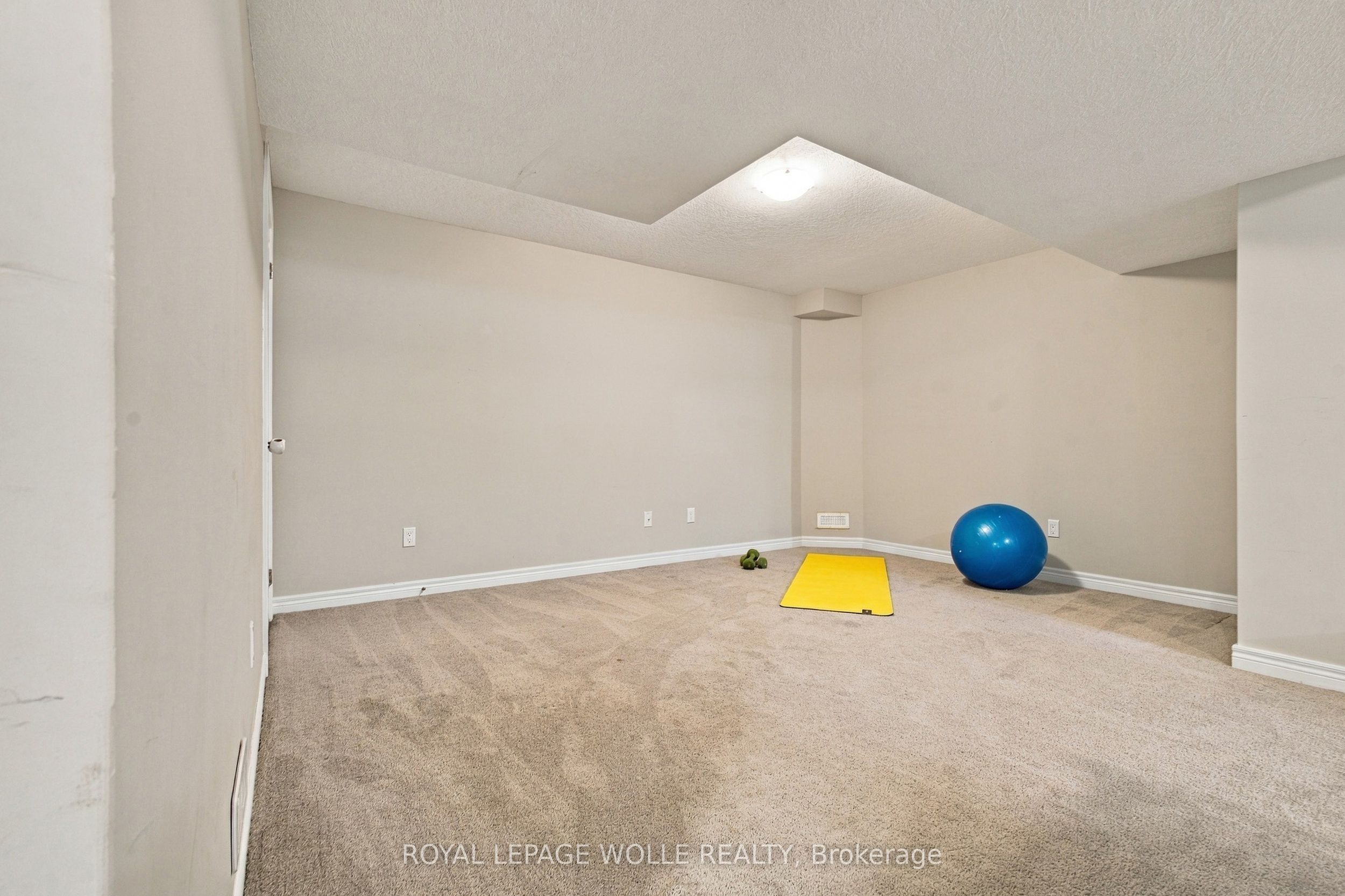 235 William Street Property Photo 29