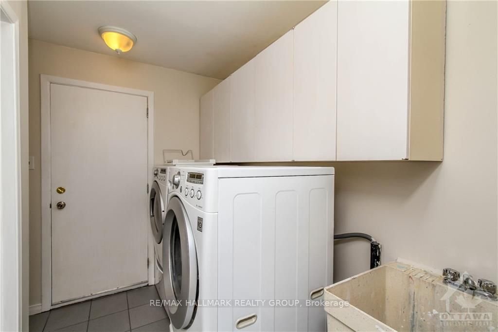 570 Duff Crescent Property Photo 12