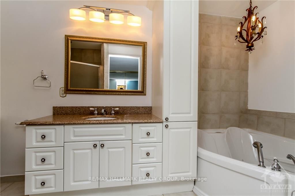 570 Duff Crescent Property Photo 14