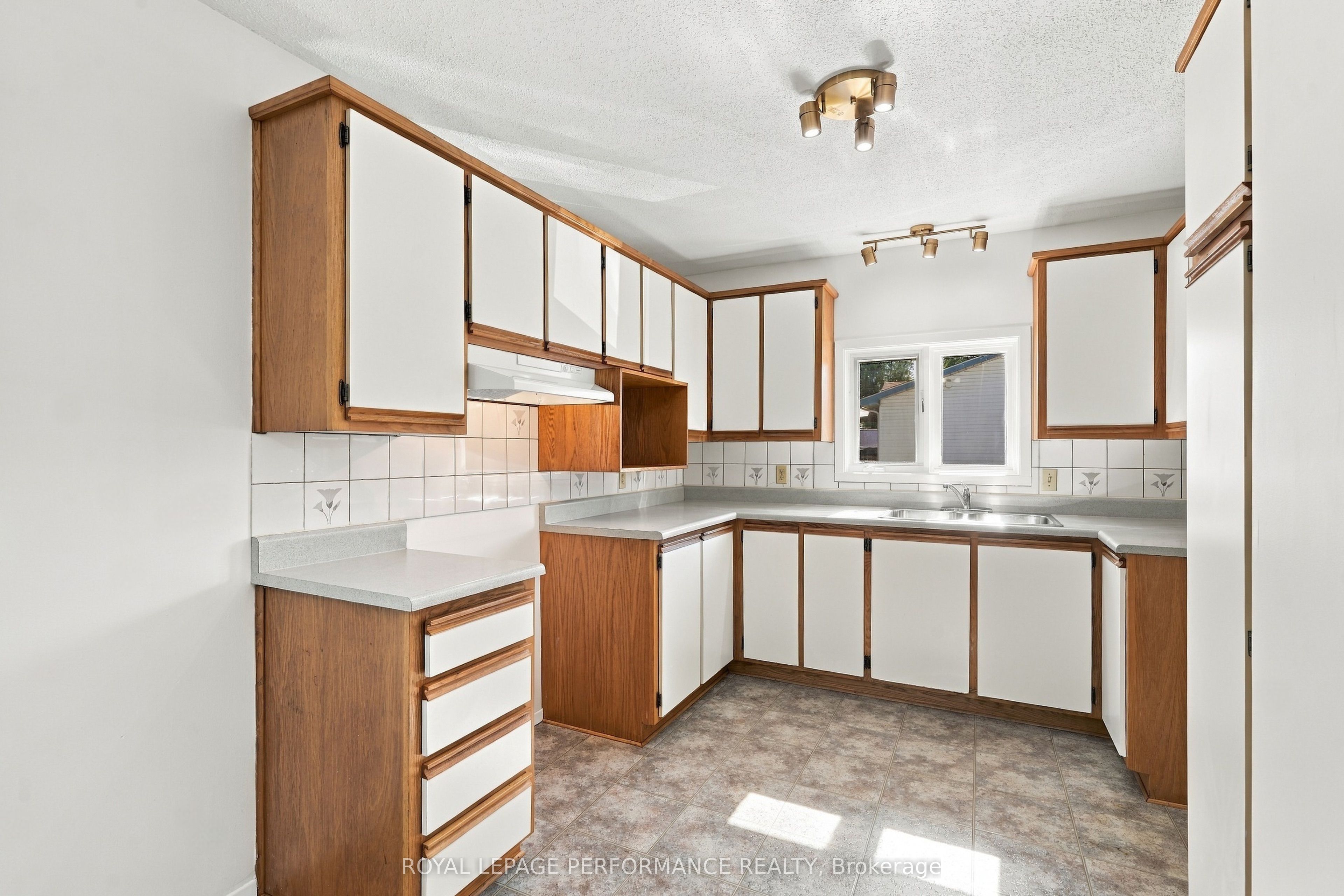 589-591 Bolt Road Property Photo 4