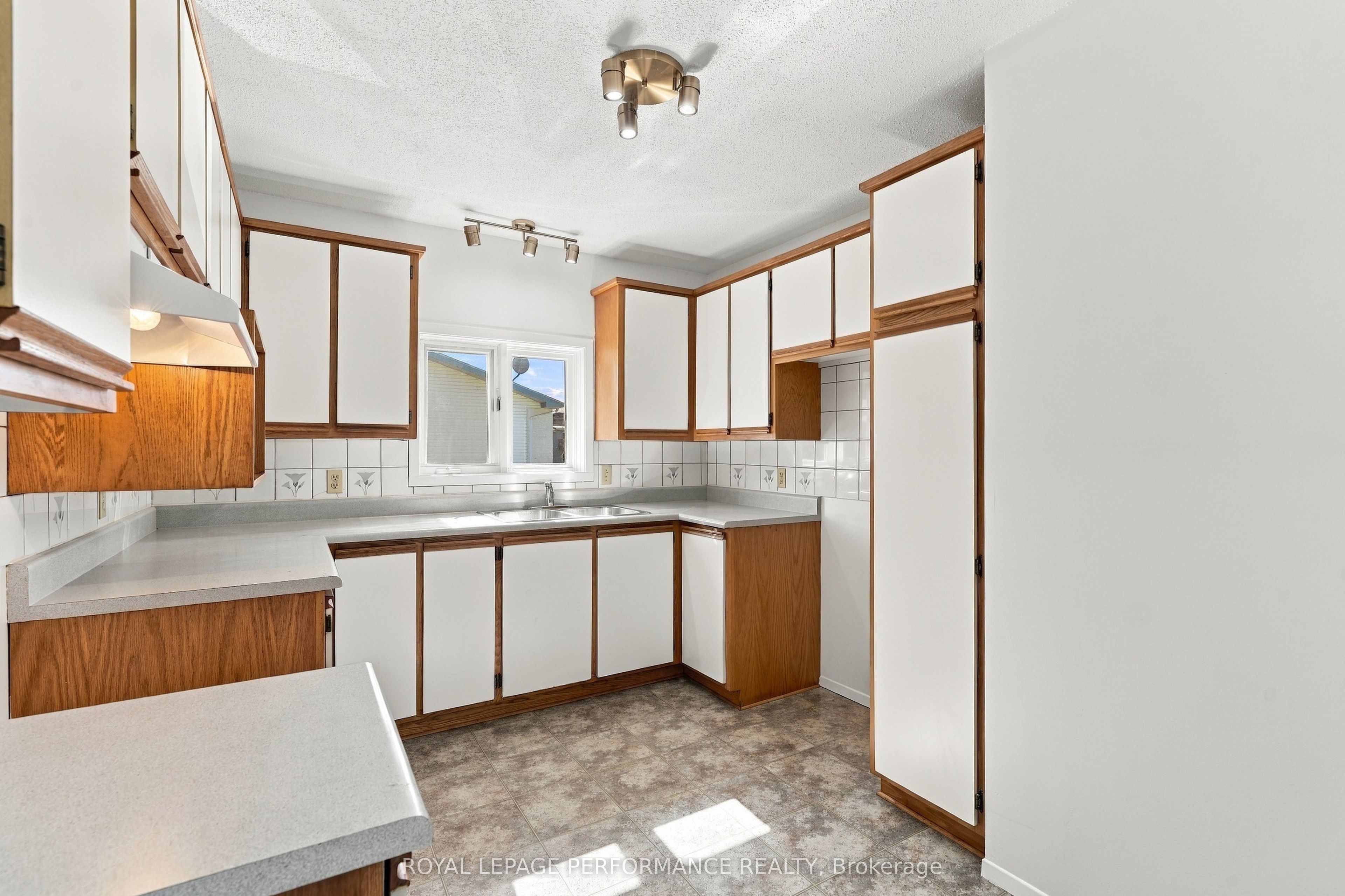 589-591 Bolt Road Property Photo 5