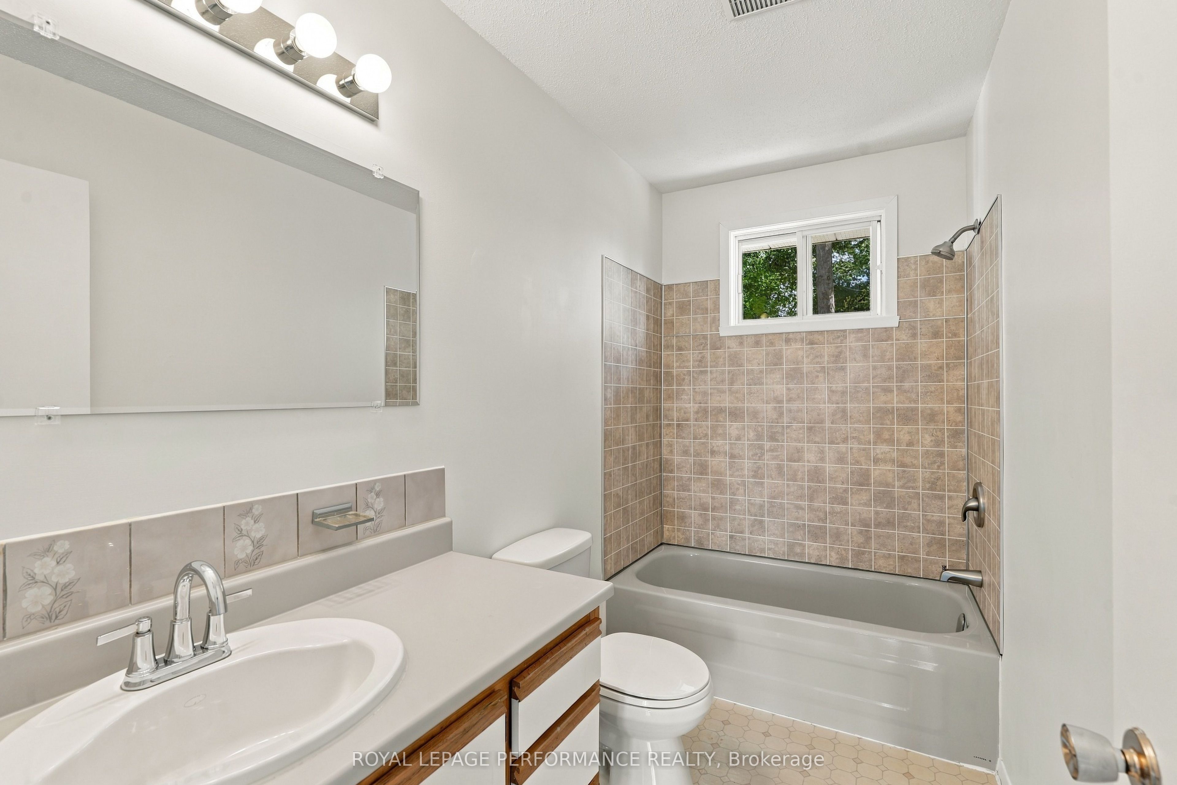589-591 Bolt Road Property Photo 10