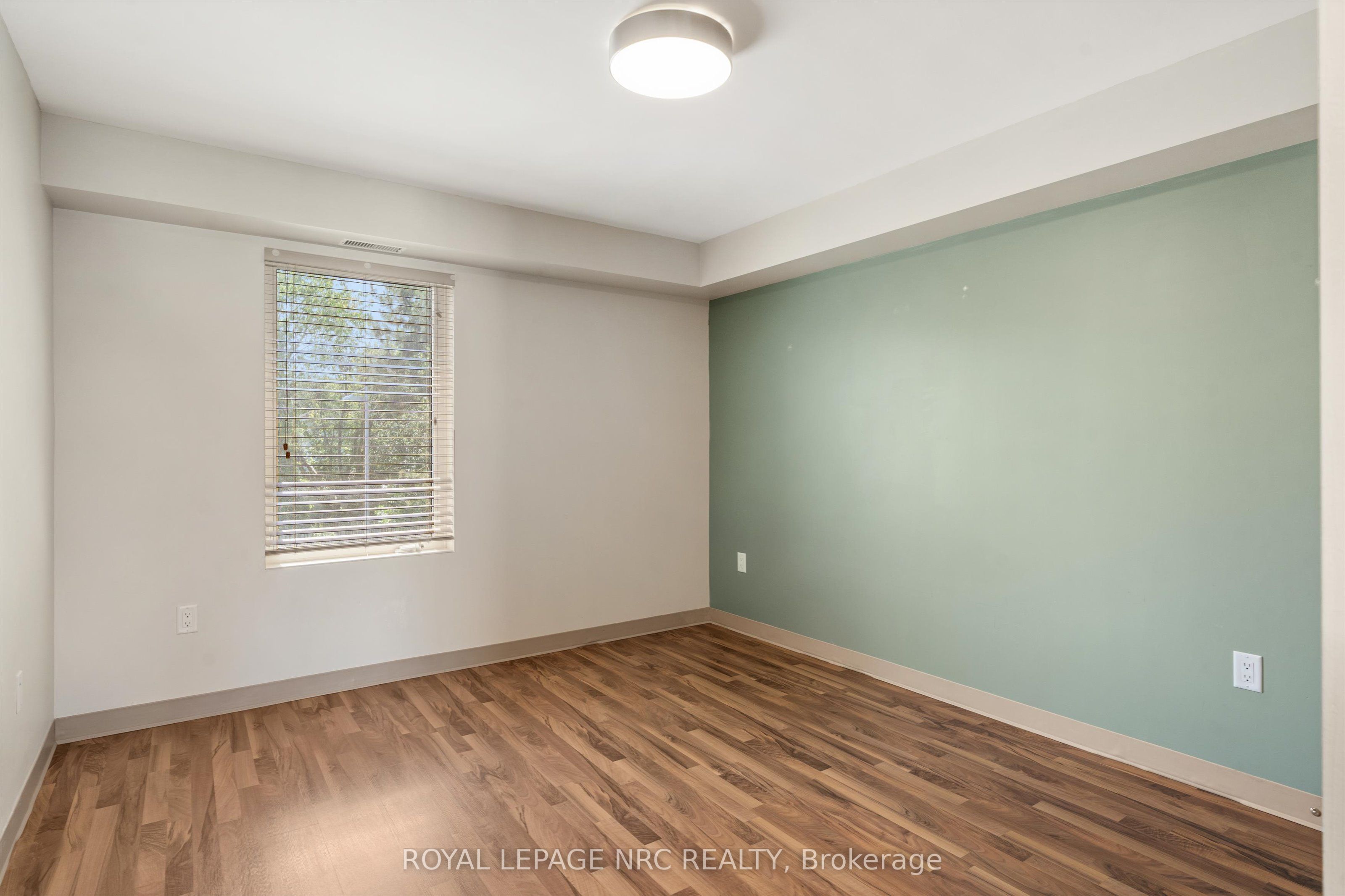 411 Lake Street 220 Property Photo 12