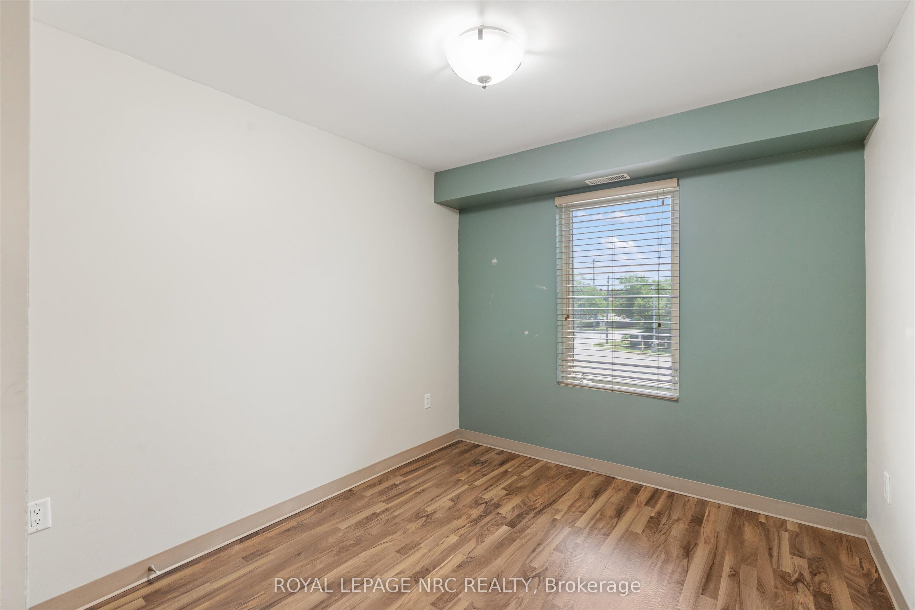 411 Lake Street 220 Property Photo 14