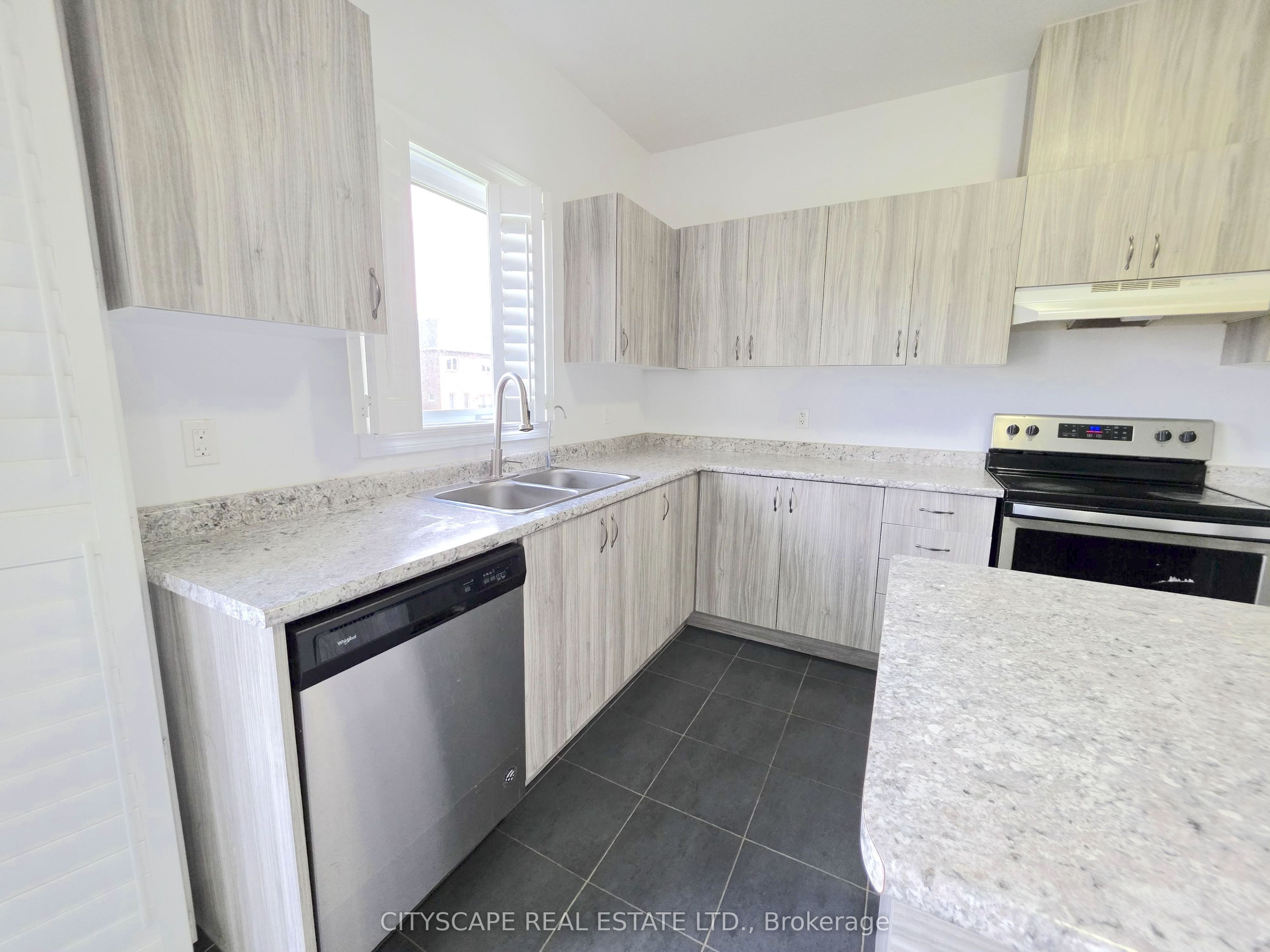321 Van Dusen Avenue Property Photo 14