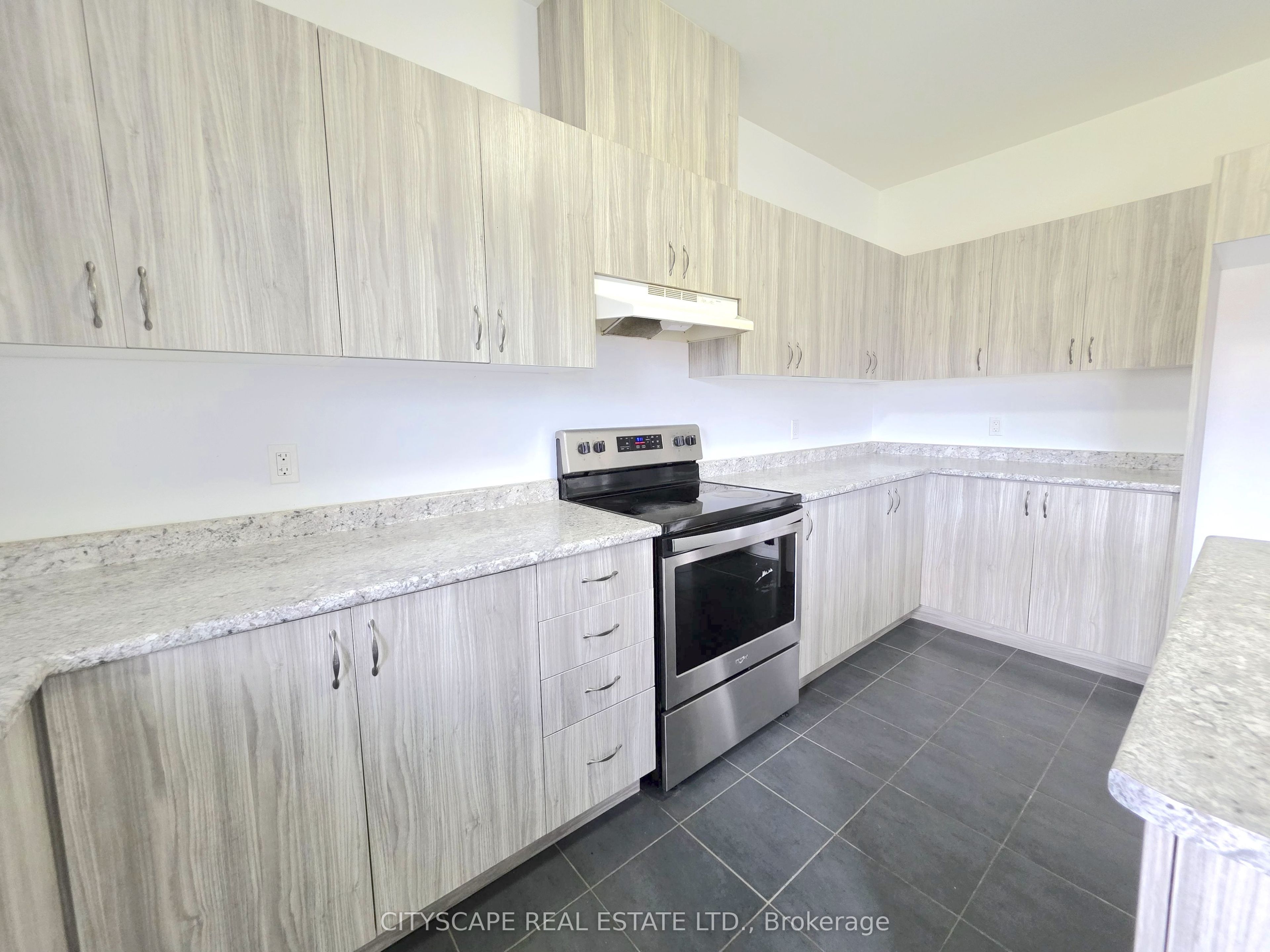 321 Van Dusen Avenue Property Photo 16