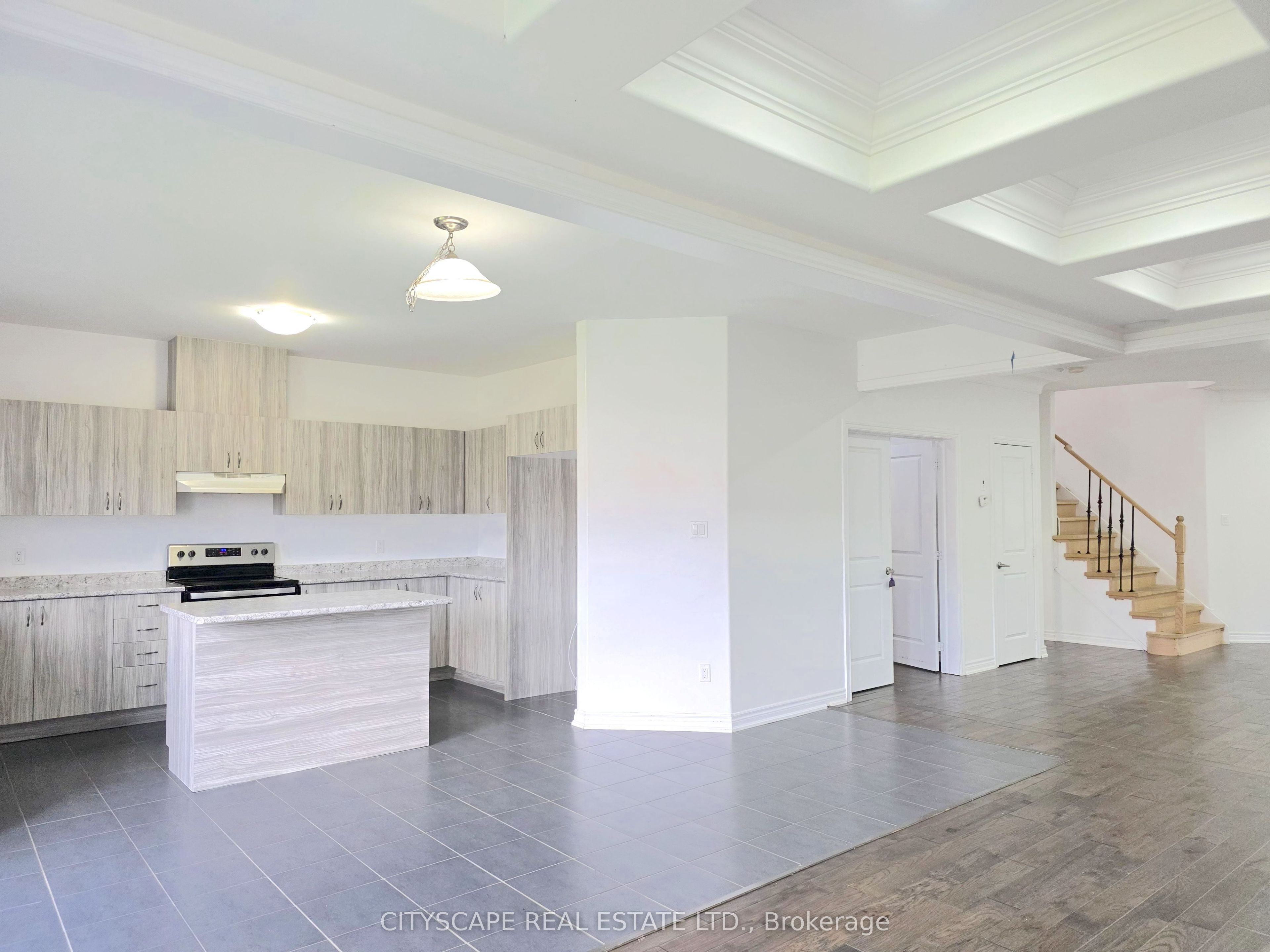 321 Van Dusen Avenue Property Photo 19