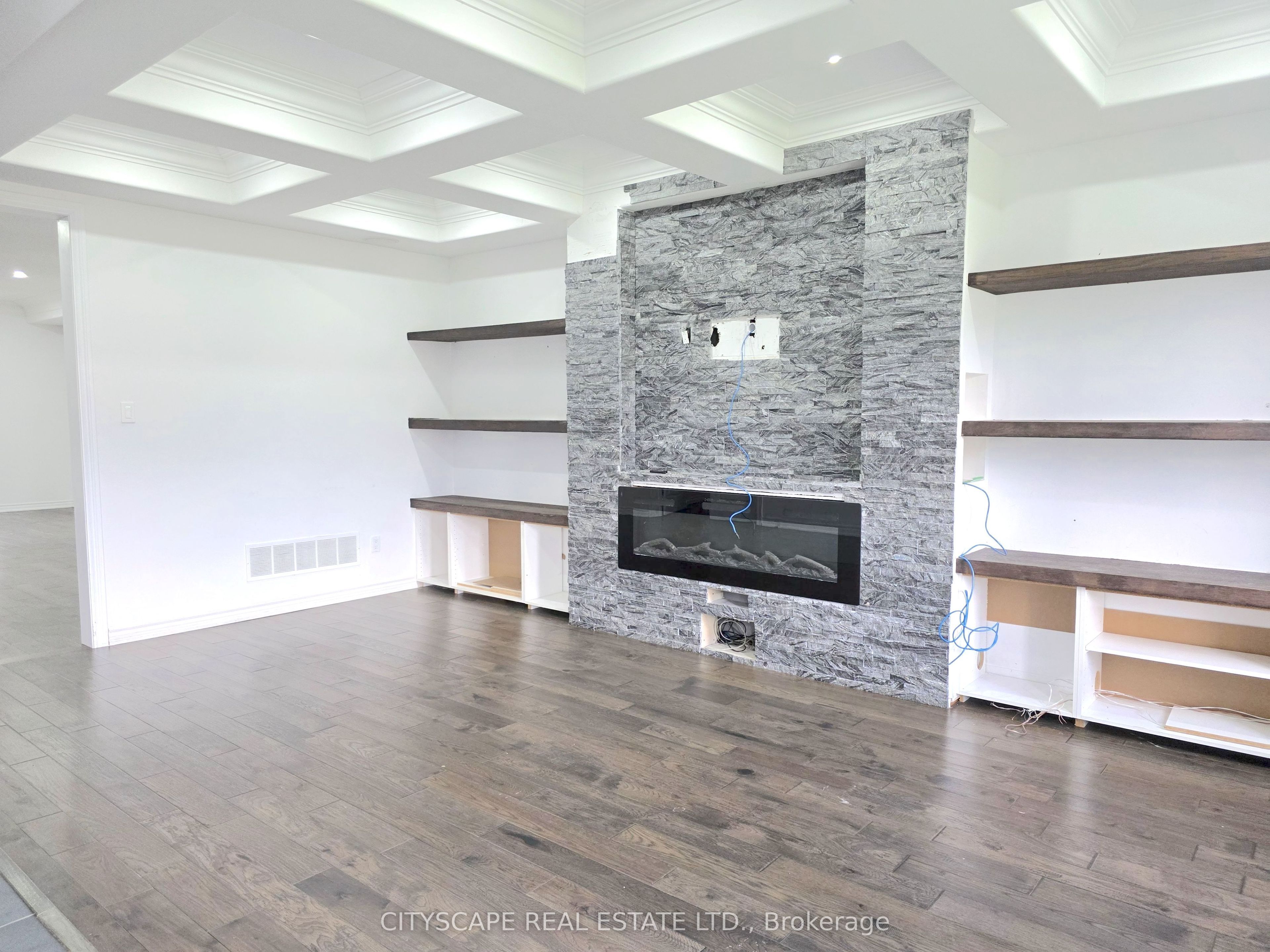 321 Van Dusen Avenue Property Photo 21