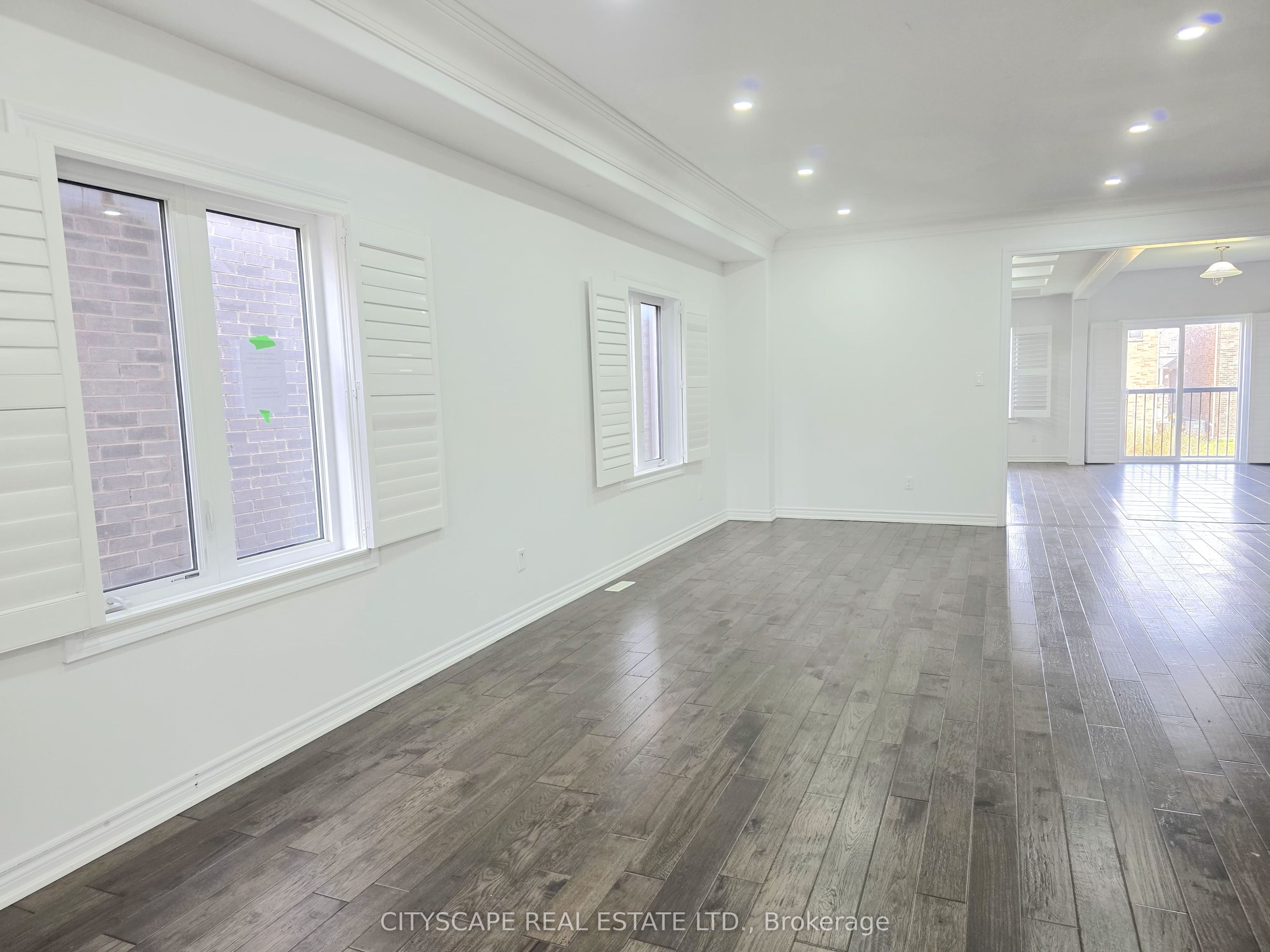 321 Van Dusen Avenue Property Photo 25