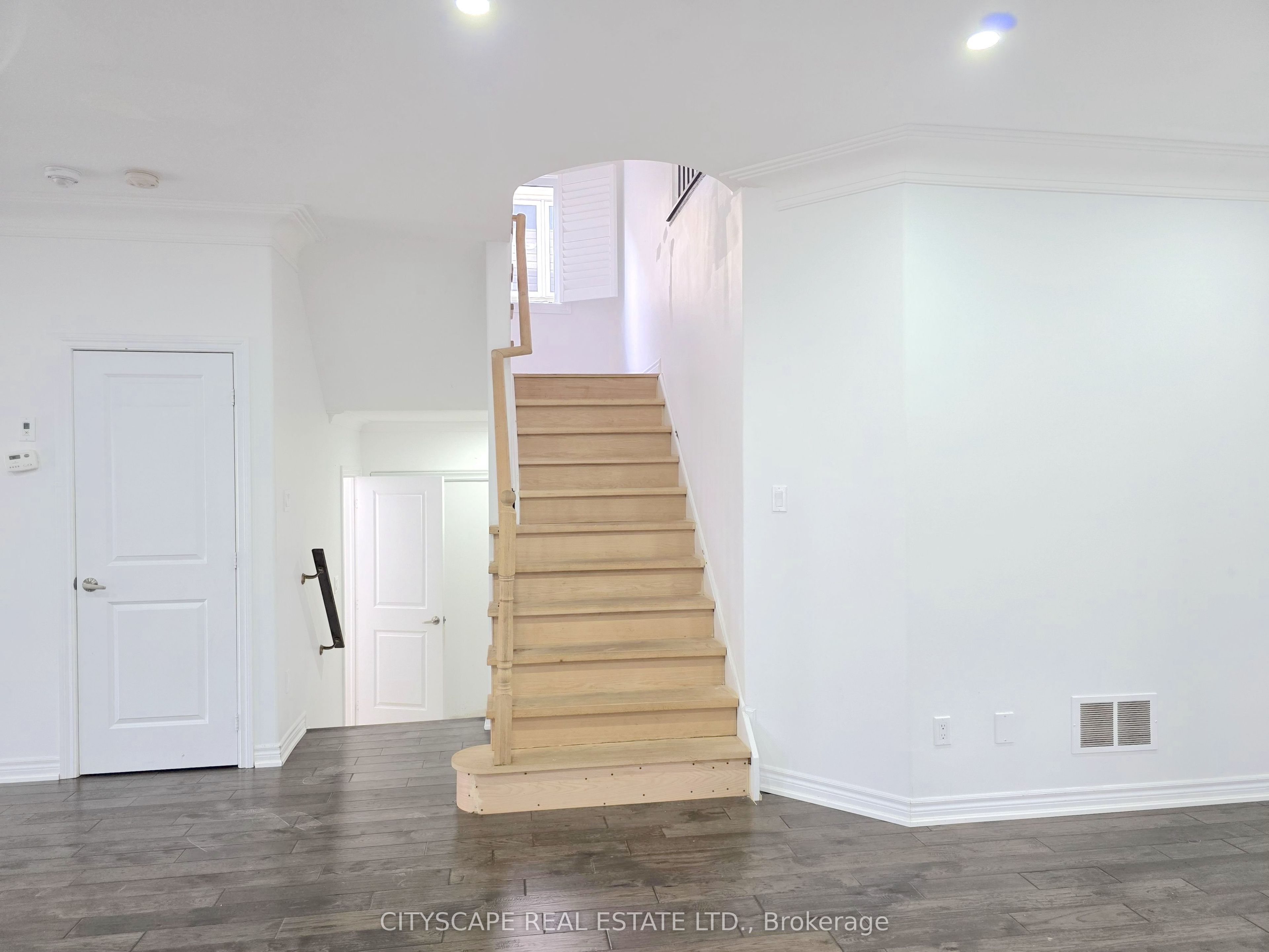 321 Van Dusen Avenue Property Photo 28