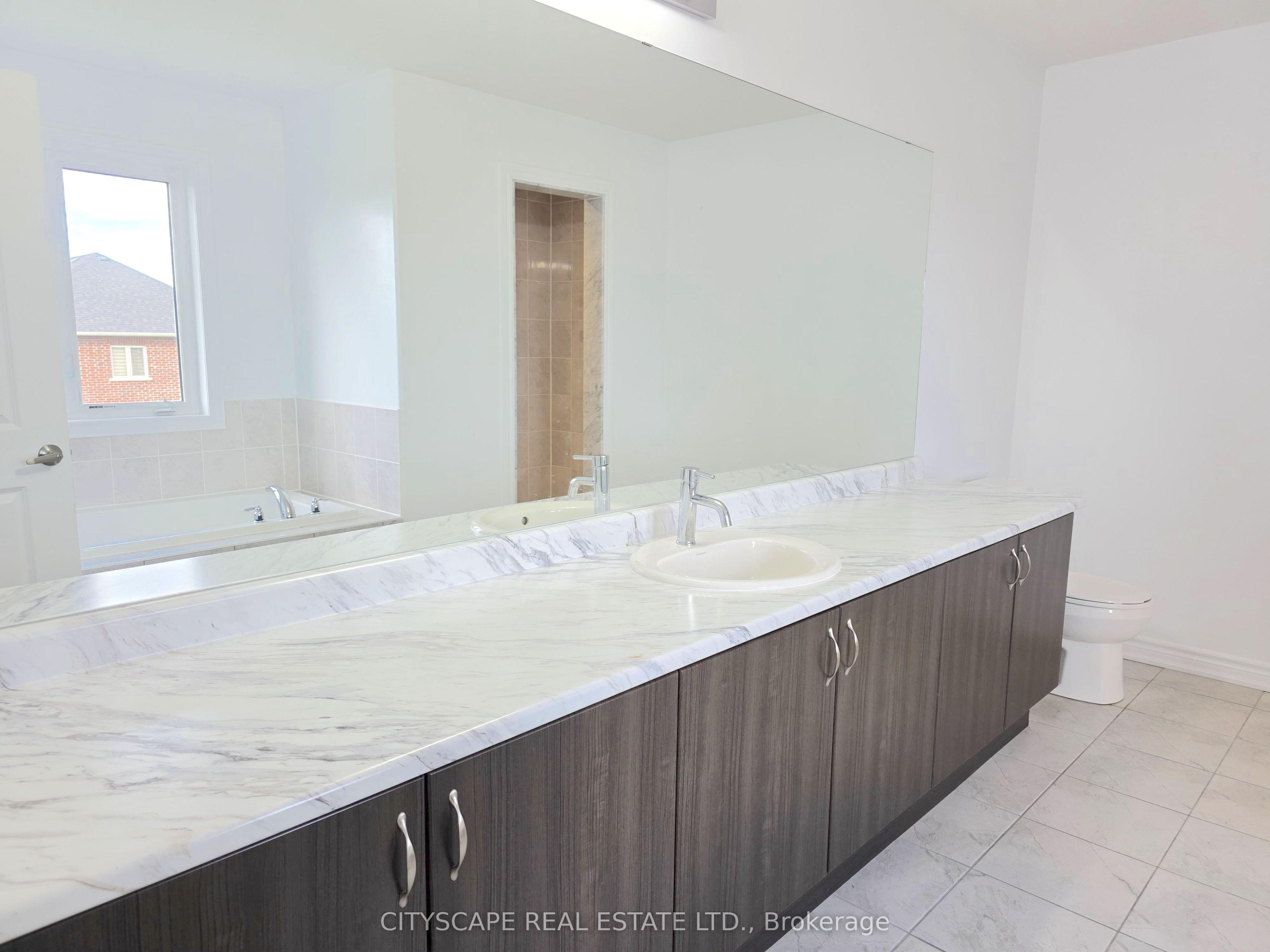 321 Van Dusen Avenue Property Photo 32