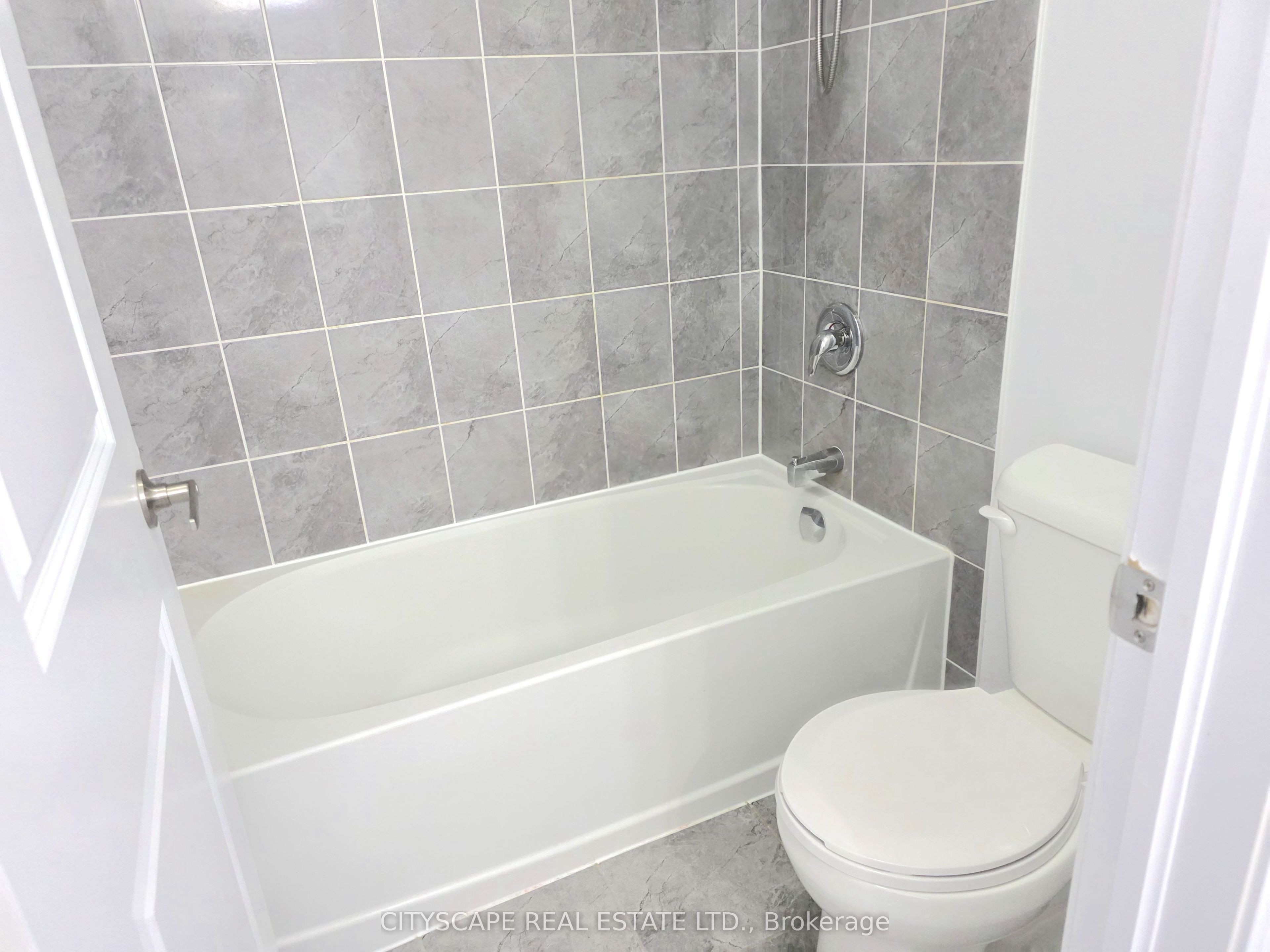 321 Van Dusen Avenue Property Photo 38